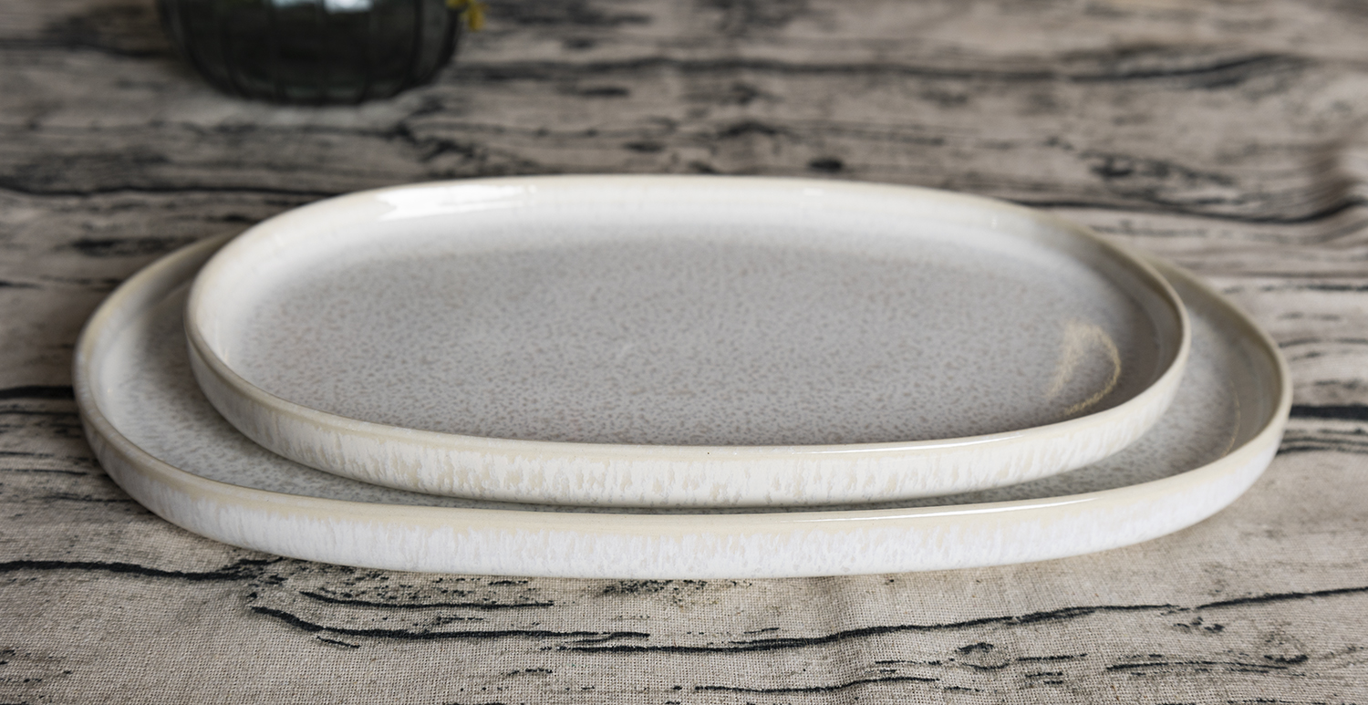 ​CHANGSHA HAPPY GO  Minimalist Crackle-Textured Reactive Glaze Stoneware Tableware Set in Soft Ivory White Finish |happygodinnerware.com