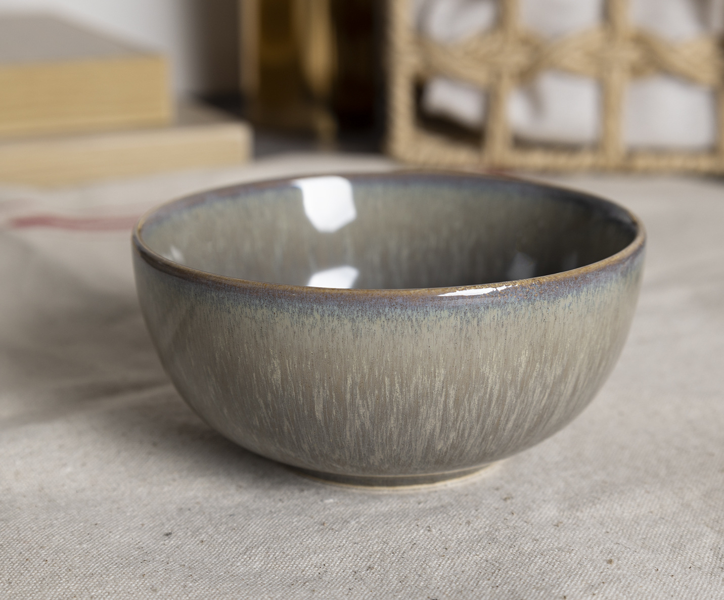 ​CHANGSHA HAPPY GO  Rustic Earth-Tone Reactive Glaze Stoneware Dinnerware Set with Subtle Sheen and Nature-Inspired Texture |happygodinnerware.com