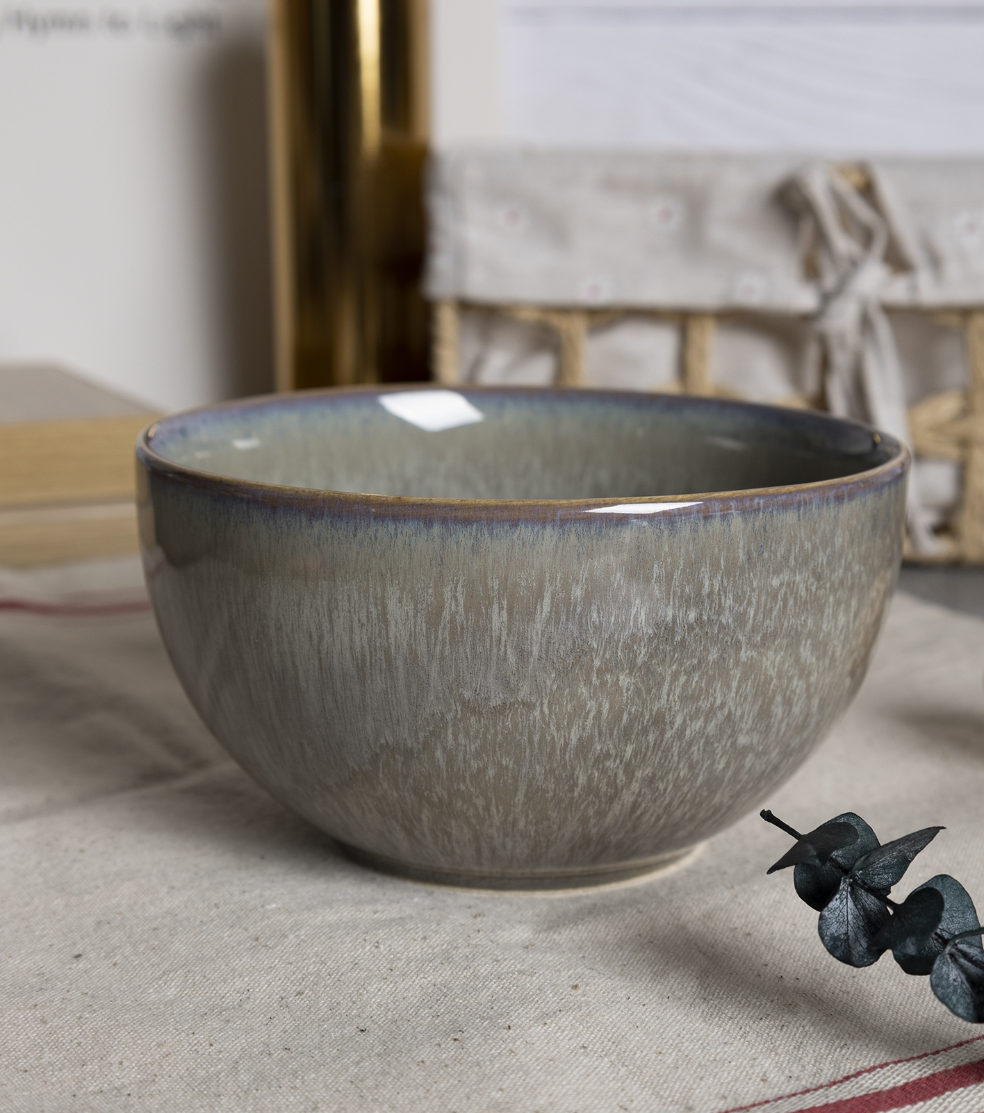 ​CHANGSHA HAPPY GO  Rustic Earth-Tone Reactive Glaze Stoneware Dinnerware Set with Subtle Sheen and Nature-Inspired Texture |happygodinnerware.com