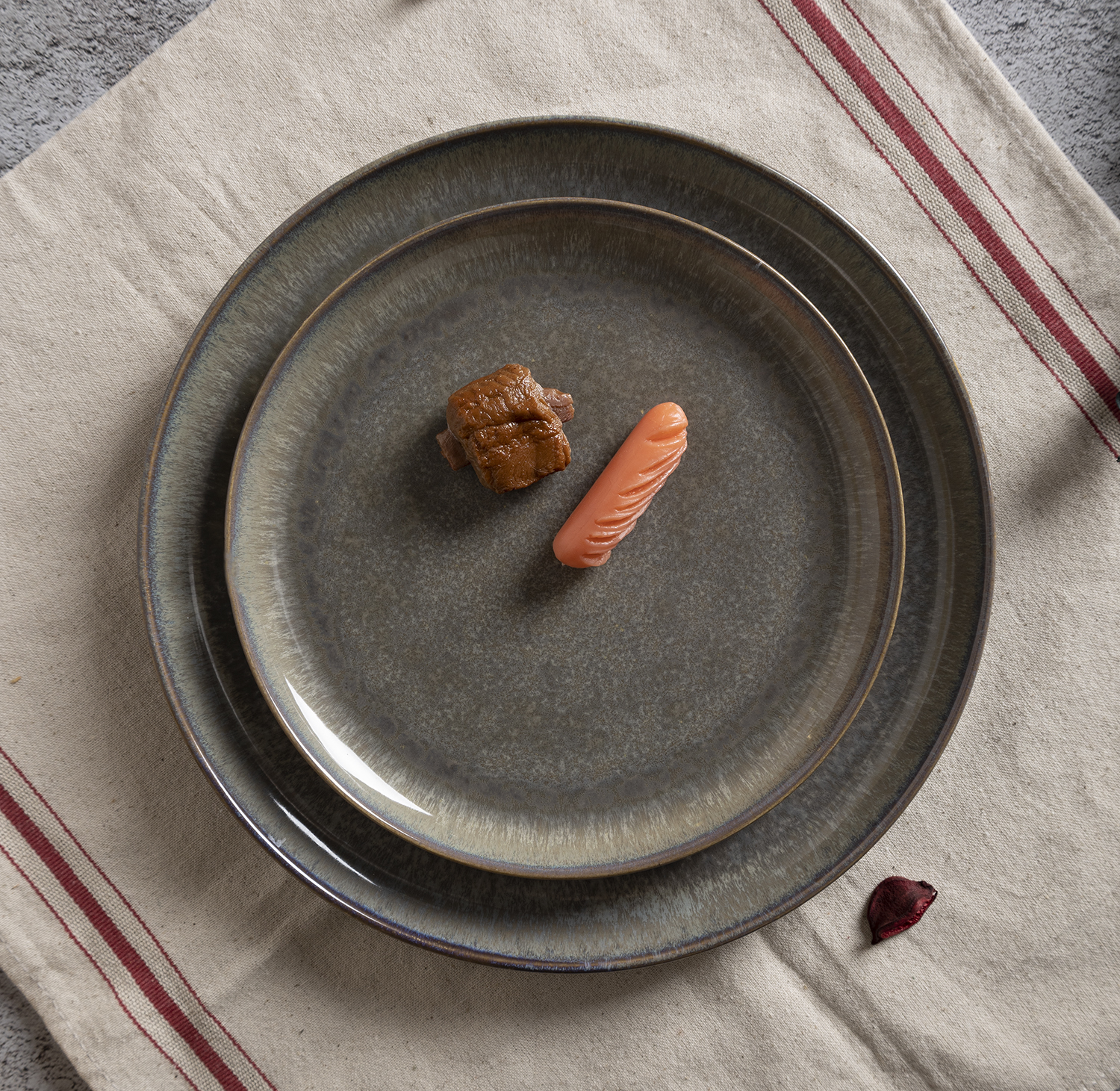 ​CHANGSHA HAPPY GO  Rustic Earth-Tone Reactive Glaze Stoneware Dinnerware Set with Subtle Sheen and Nature-Inspired Texture |happygodinnerware.com
