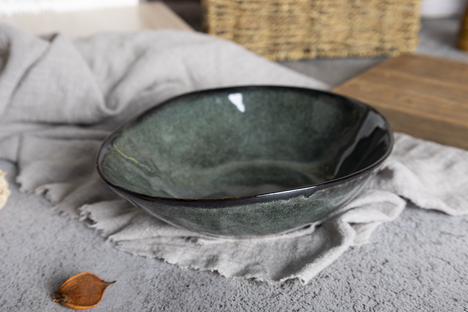 ​CHANGSHA HAPPY GO  Elegant Reactive Glaze Stoneware Tableware Set in Smoky Teal Gradient with Matte Rim |Dopamine Series Ceramics  |happygodinnerware.com