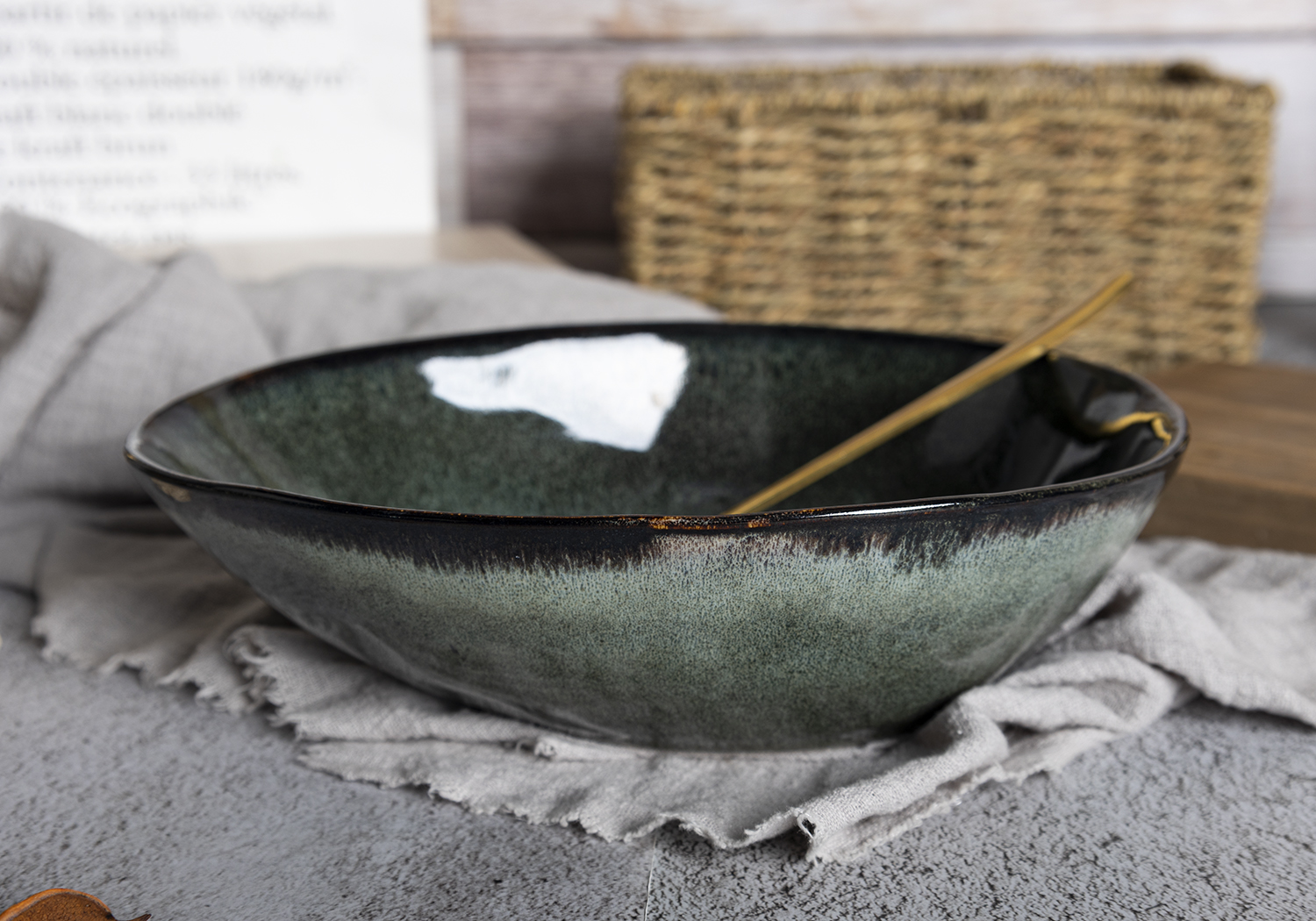 ​CHANGSHA HAPPY GO  Elegant Reactive Glaze Stoneware Tableware Set in Smoky Teal Gradient with Matte Rim |Dopamine Series Ceramics  |happygodinnerware.com