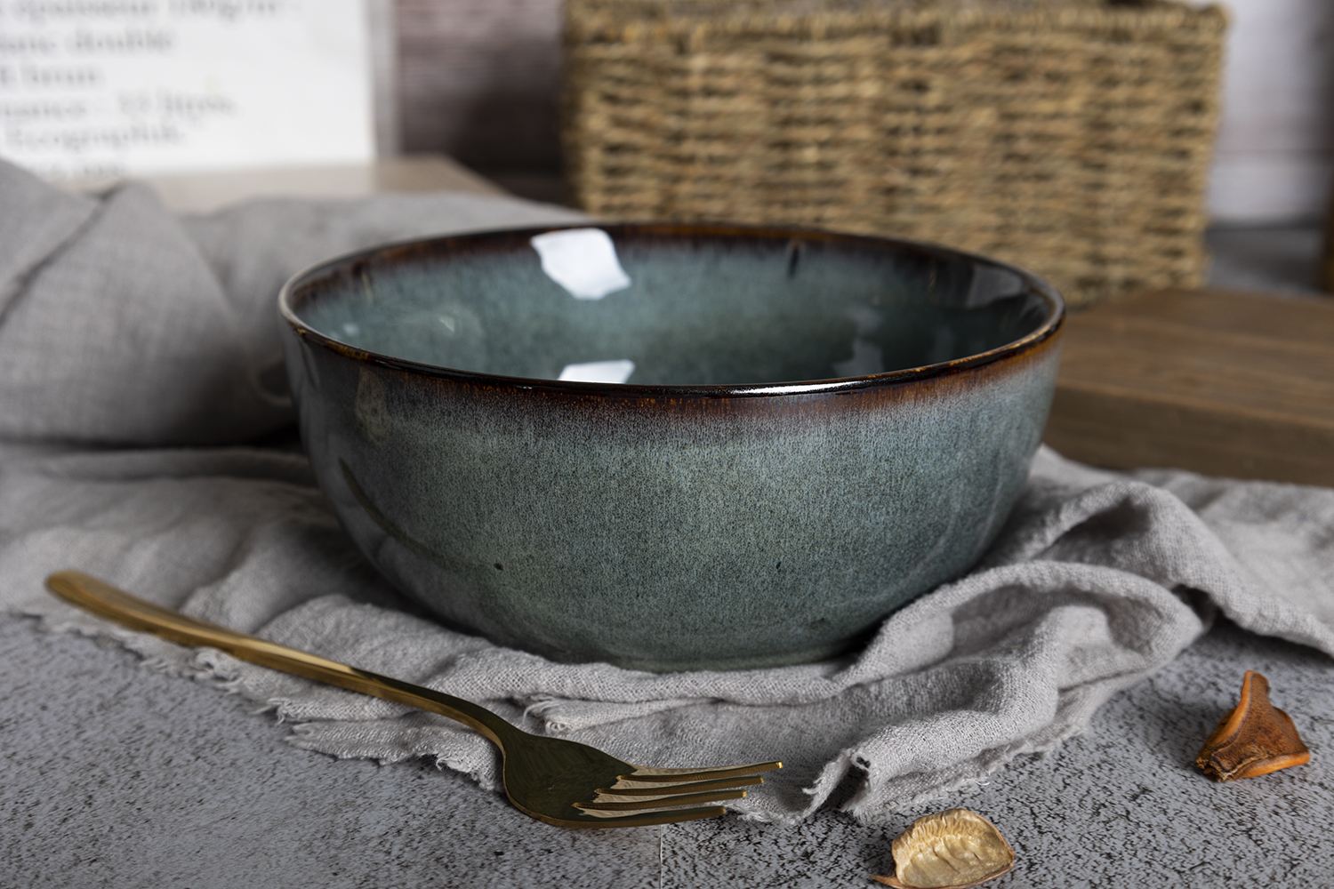 ​CHANGSHA HAPPY GO  Elegant Reactive Glaze Stoneware Tableware Set in Smoky Teal Gradient with Matte Rim |Dopamine Series Ceramics  |happygodinnerware.com