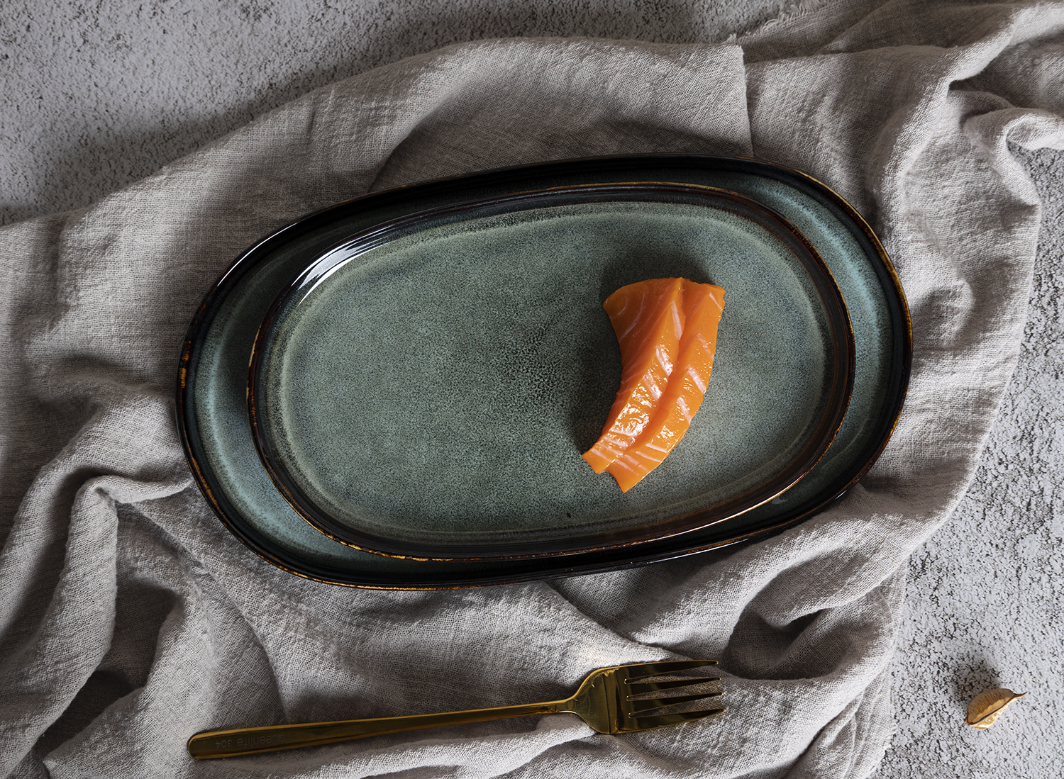 ​CHANGSHA HAPPY GO  Elegant Reactive Glaze Stoneware Tableware Set in Smoky Teal Gradient with Matte Rim |Dopamine Series Ceramics  |happygodinnerware.com