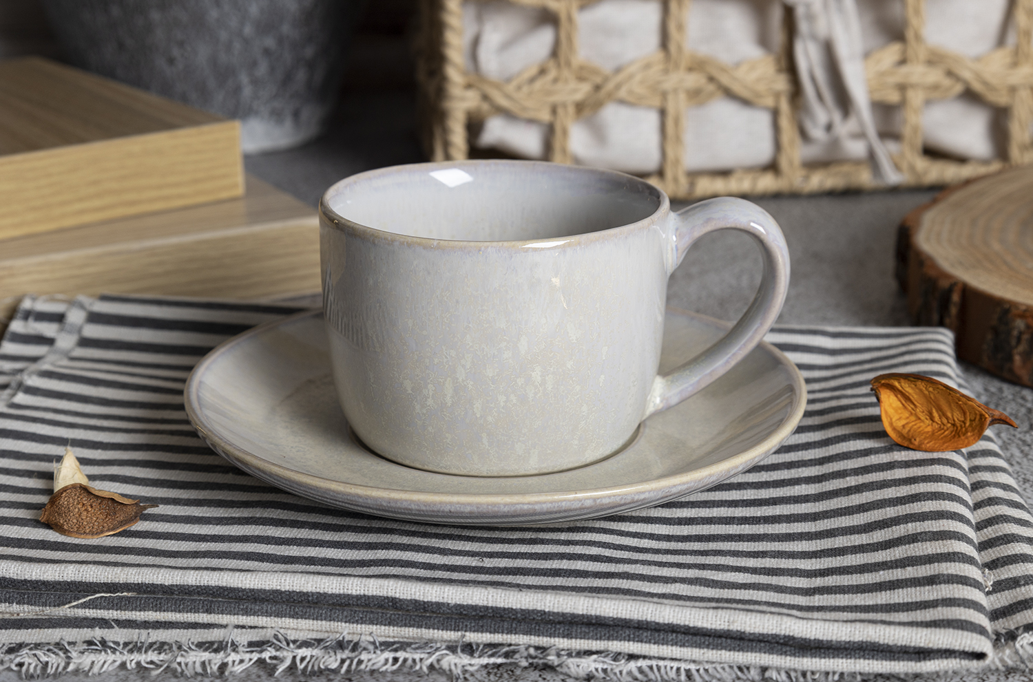 ​CHANGSHA HAPPY GO  Minimalist Reactive Glaze Stoneware Dinner Set in Soft Gray with Subtle Satin Shine  |happygodinnerware.com