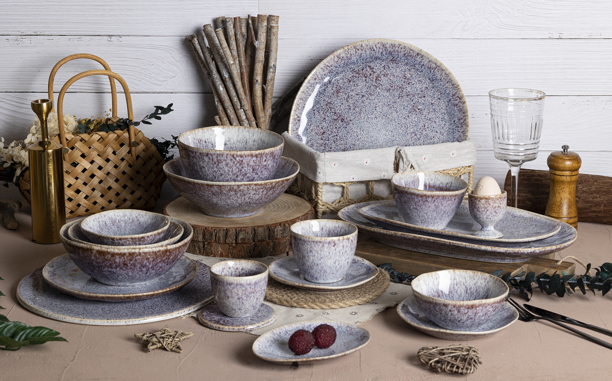 ​CHANGSHA HAPPY GO  Unique Reactive Glaze Stoneware Table Set with Lavender-Brown Floral Crystalline Texture |Dopamine Series Ceramics  |happygodinnerware.com