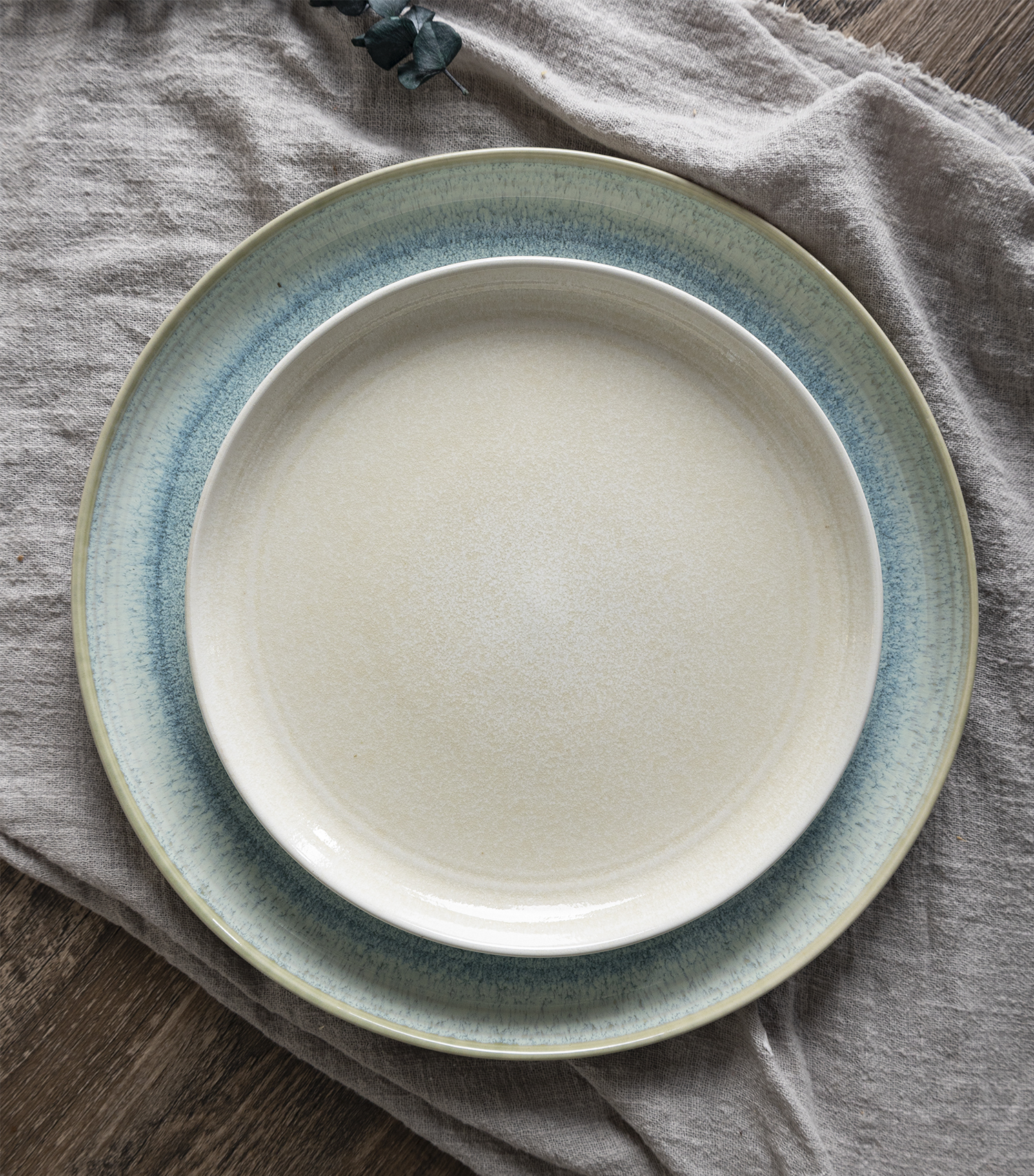 ​CHANGSHA HAPPY GO  Vintage Reactive Glaze Multi-Color Stoneware Dinner Set with Faded Ombre Effect |happygodinnerware.com