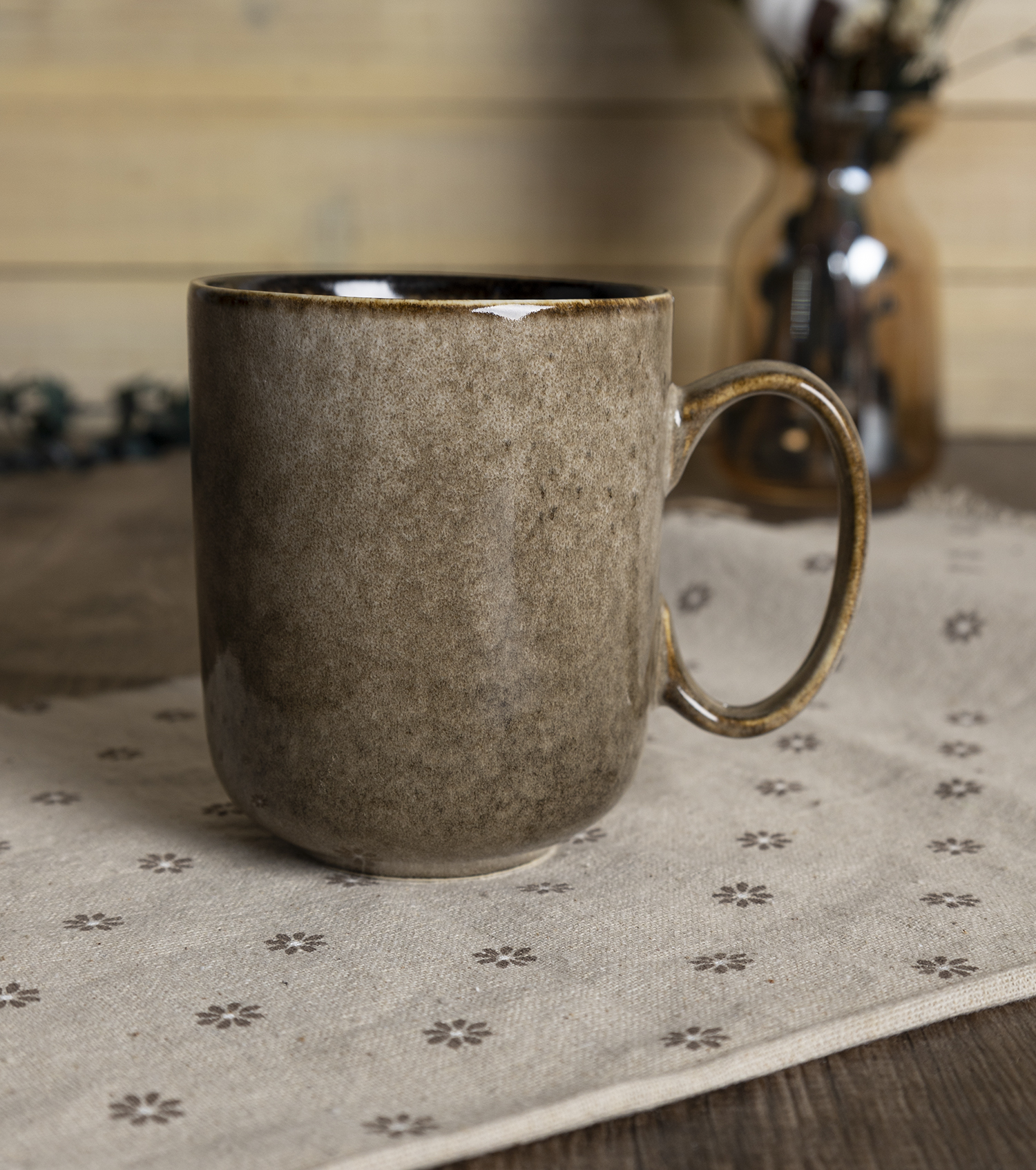 ​CHANGSHA HAPPY GO  Textured Matte Brown Reactive Glaze Stoneware Set for Rustic and Contemporary Dining  |happygodinnerware.com