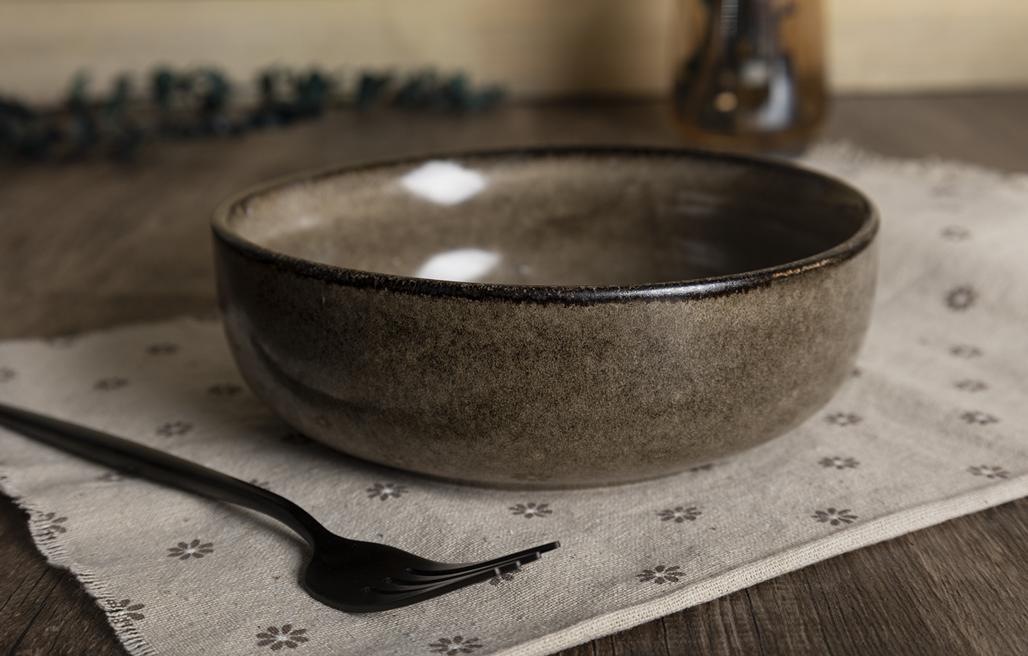 ​CHANGSHA HAPPY GO  Textured Matte Brown Reactive Glaze Stoneware Set for Rustic and Contemporary Dining  |happygodinnerware.com