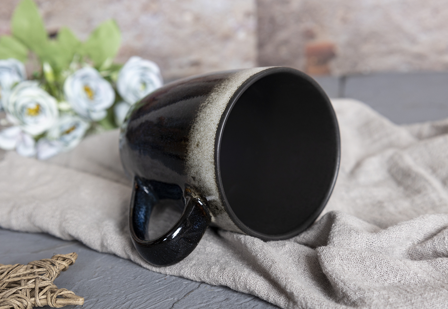 ​CHANGSHA HAPPY GO  Deep Ocean Gradient Blue and Black Reactive Glazed Stoneware Dinnerware Collection |Dopamine Series Ceramics  |happygodinnerware.com