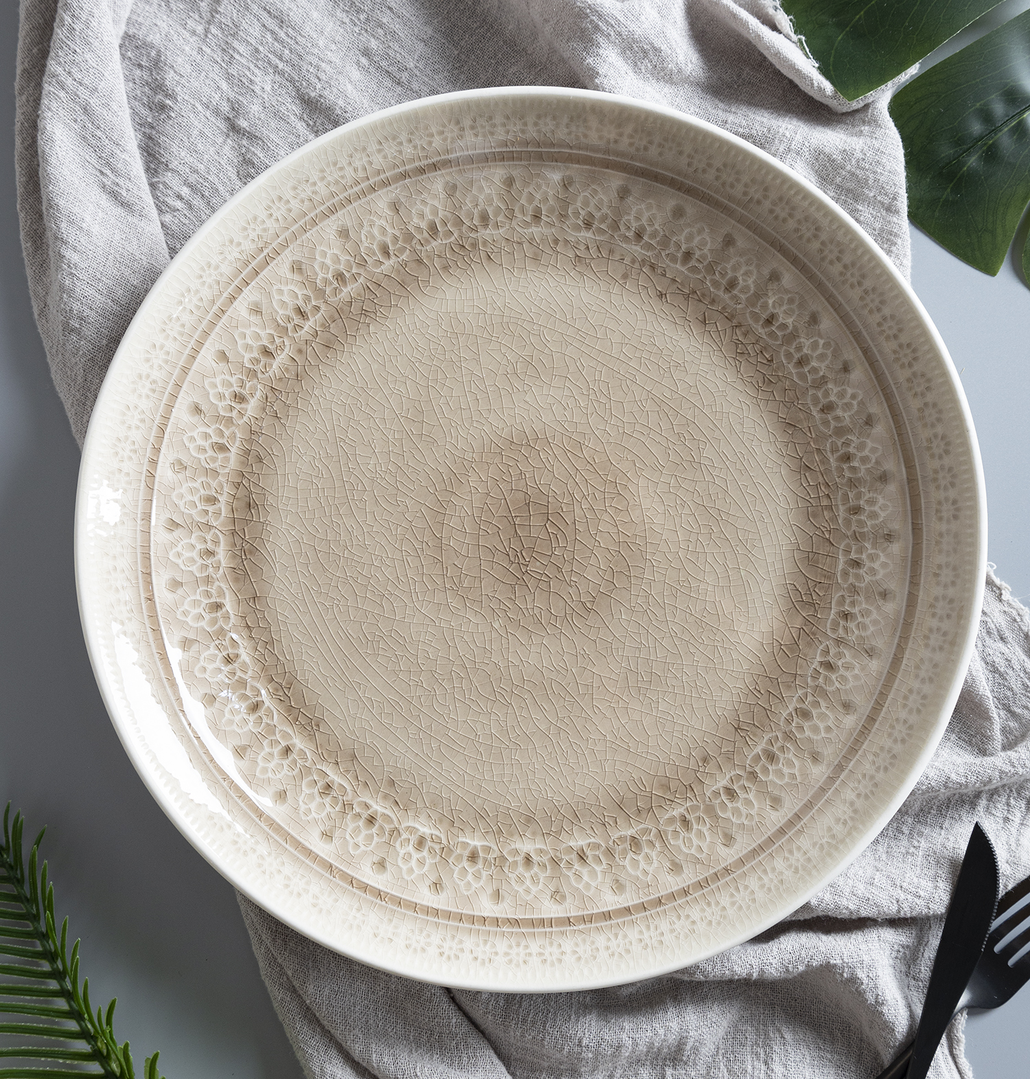 ​CHANGSHA HAPPY GO  Vintage Beige Reactive Glaze Stoneware Dinnerware Set with Engraved Mandala Patterns |happygodinnerware.com