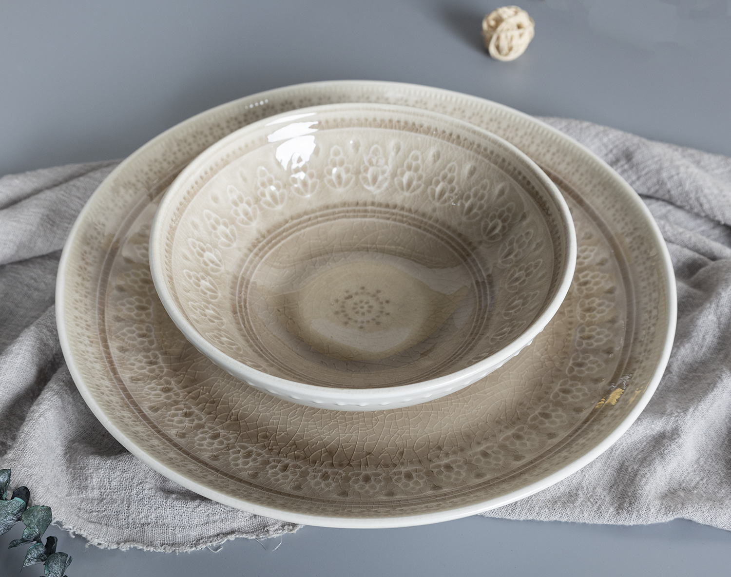 ​CHANGSHA HAPPY GO  Vintage Beige Reactive Glaze Stoneware Dinnerware Set with Engraved Mandala Patterns |happygodinnerware.com