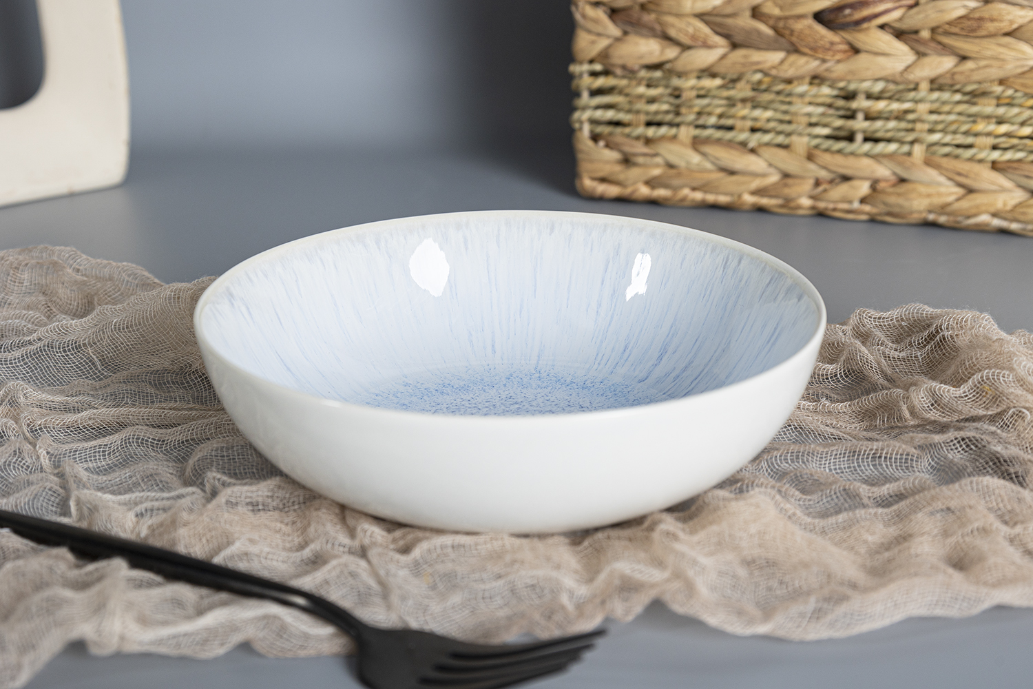​CHANGSHA HAPPY GO  Elegant Light Blue Reactive Glaze Porcelain Tableware Set with Radiating Speckled Design |Dopamine Series Ceramics  |happygodinnerware.com