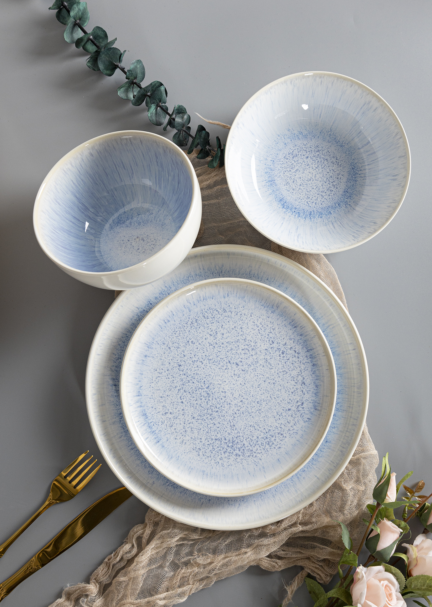 ​CHANGSHA HAPPY GO  Elegant Light Blue Reactive Glaze Porcelain Tableware Set with Radiating Speckled Design |Dopamine Series Ceramics  |happygodinnerware.com