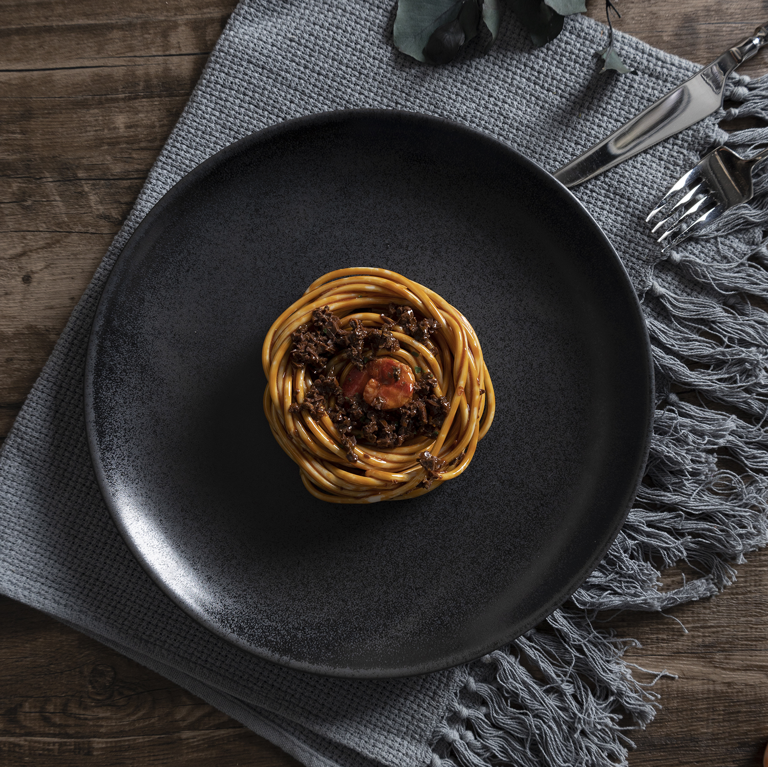 ​CHANGSHA HAPPY GO  Modern Matte Black Reactive Glaze Stoneware Dinnerware Set for Contemporary Dining |happygodinnerware.com