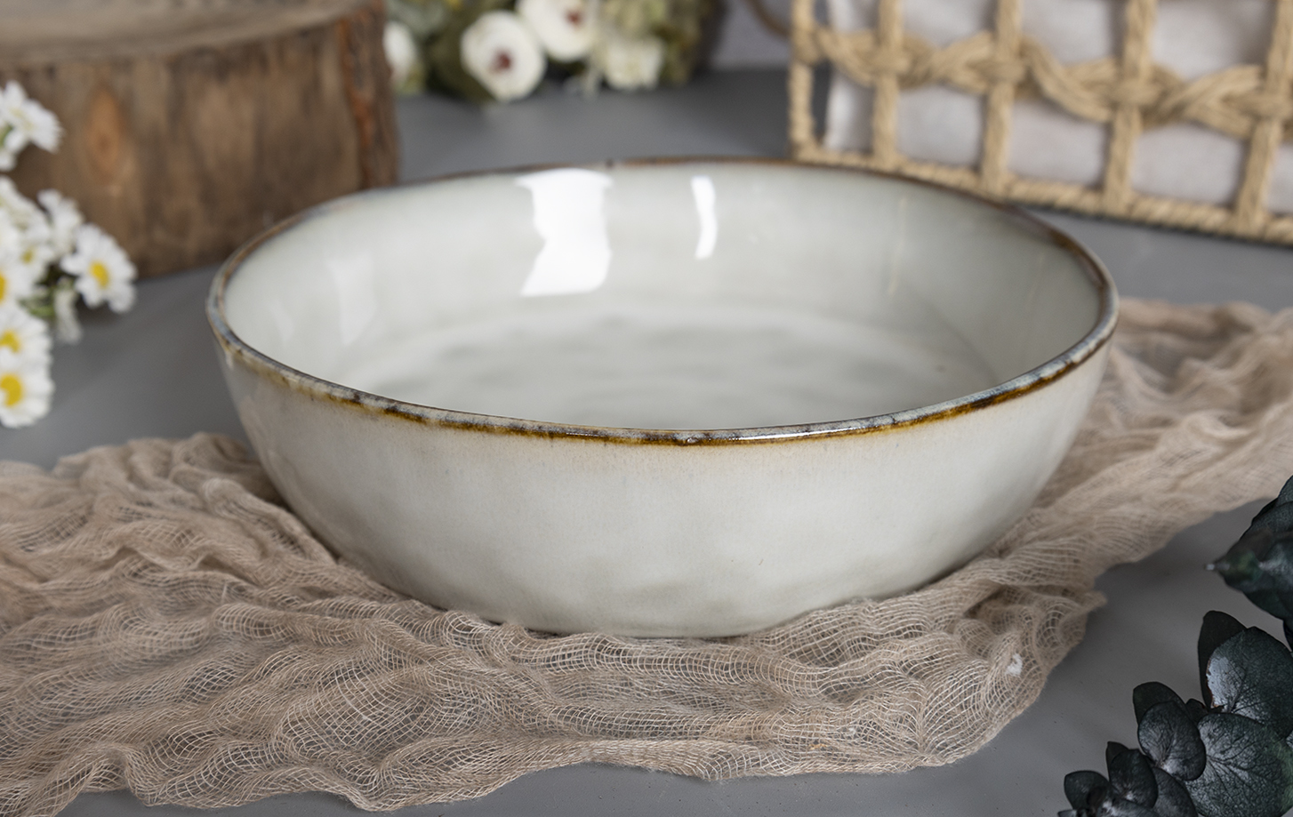 ​CHANGSHA HAPPY GO  Handcrafted Ivory Reactive Glazed Stoneware Set with Golden Edge Accents  |happygodinnerware.com