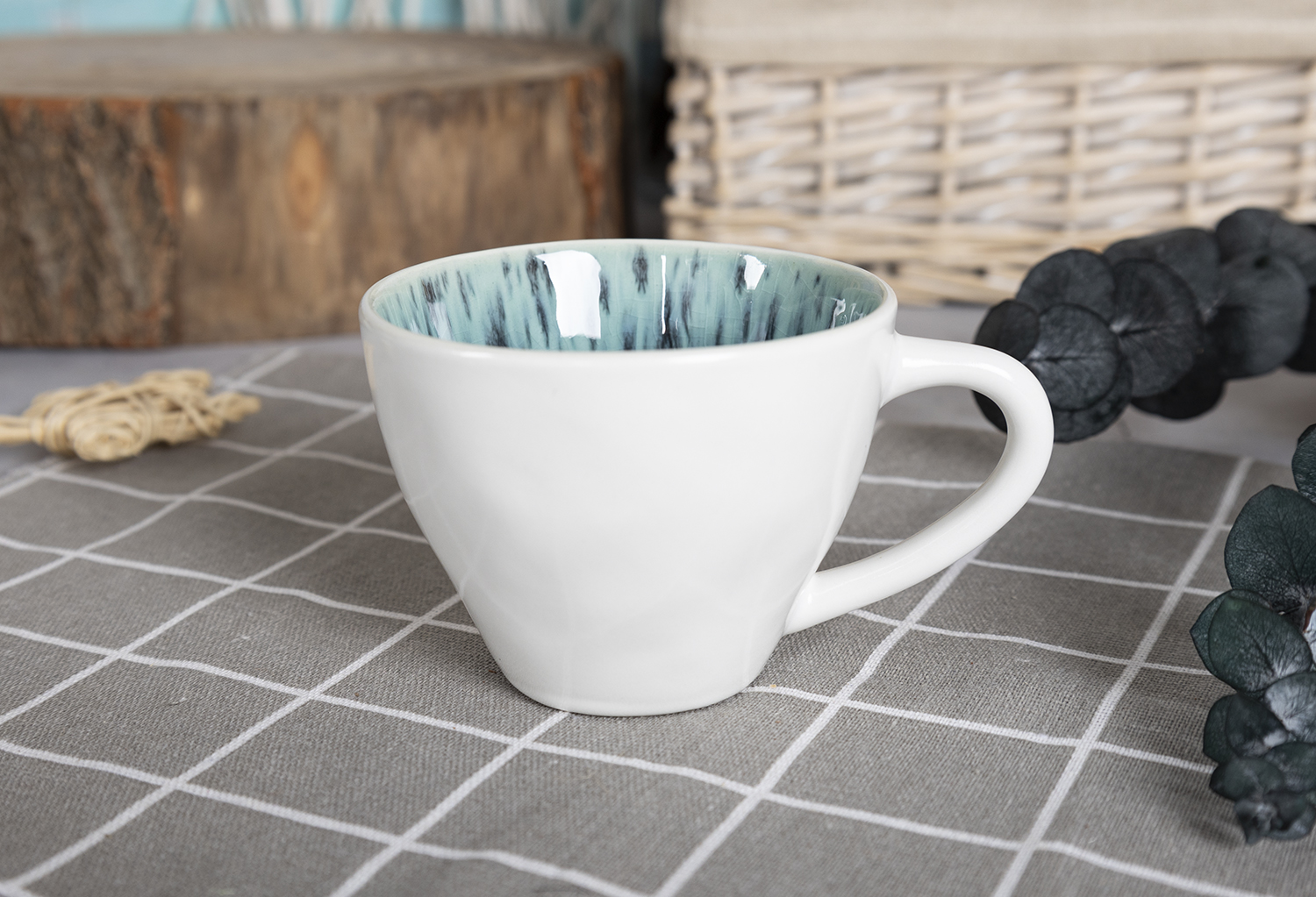​CHANGSHA HAPPY GO  Nordic Style Blue Reactive Glaze Porcelain Dinnerware Collection for Modern Dining |Dopamine Series Ceramics  |happygodinnerware.com