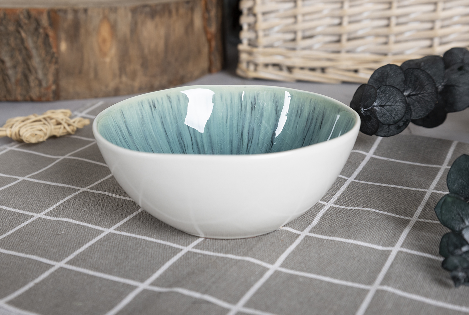 ​CHANGSHA HAPPY GO  Nordic Style Blue Reactive Glaze Porcelain Dinnerware Collection for Modern Dining |Dopamine Series Ceramics  |happygodinnerware.com