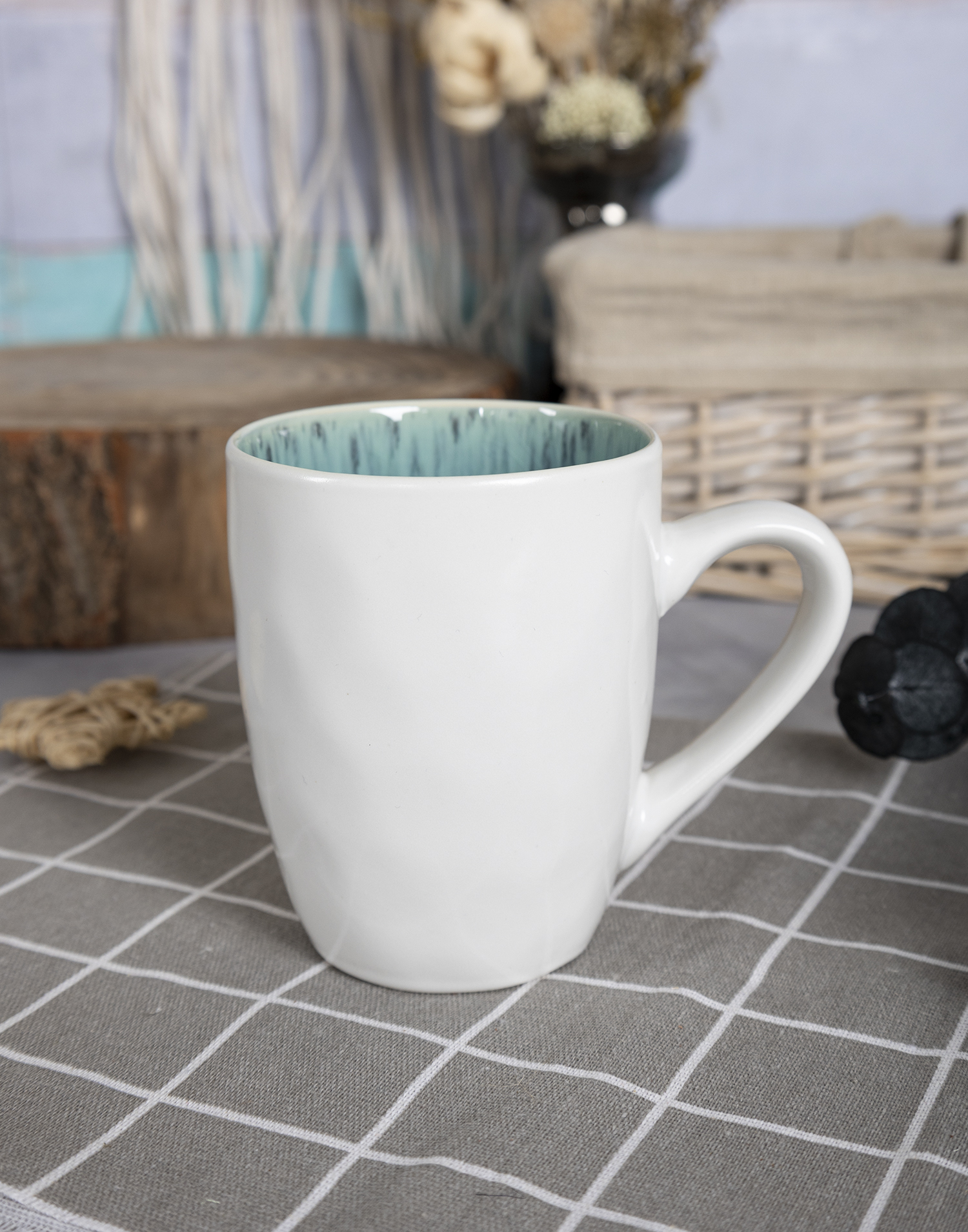​CHANGSHA HAPPY GO  Nordic Style Blue Reactive Glaze Porcelain Dinnerware Collection for Modern Dining |Dopamine Series Ceramics  |happygodinnerware.com