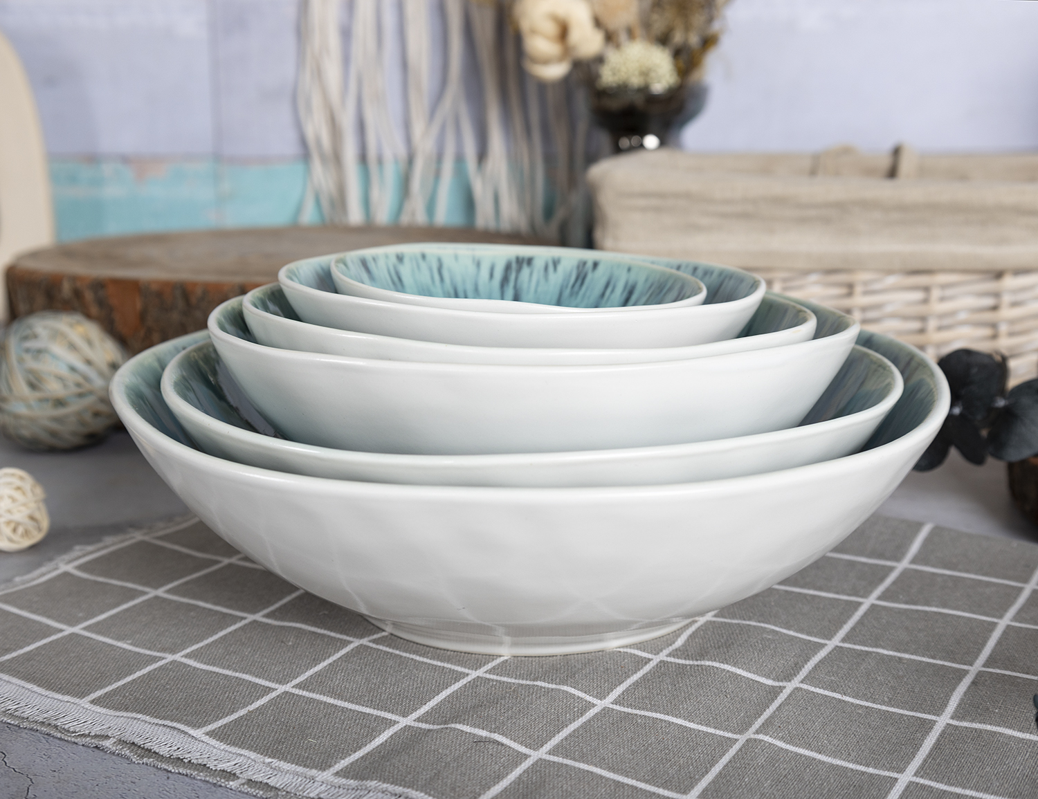 ​CHANGSHA HAPPY GO  Nordic Style Blue Reactive Glaze Porcelain Dinnerware Collection for Modern Dining |Dopamine Series Ceramics  |happygodinnerware.com