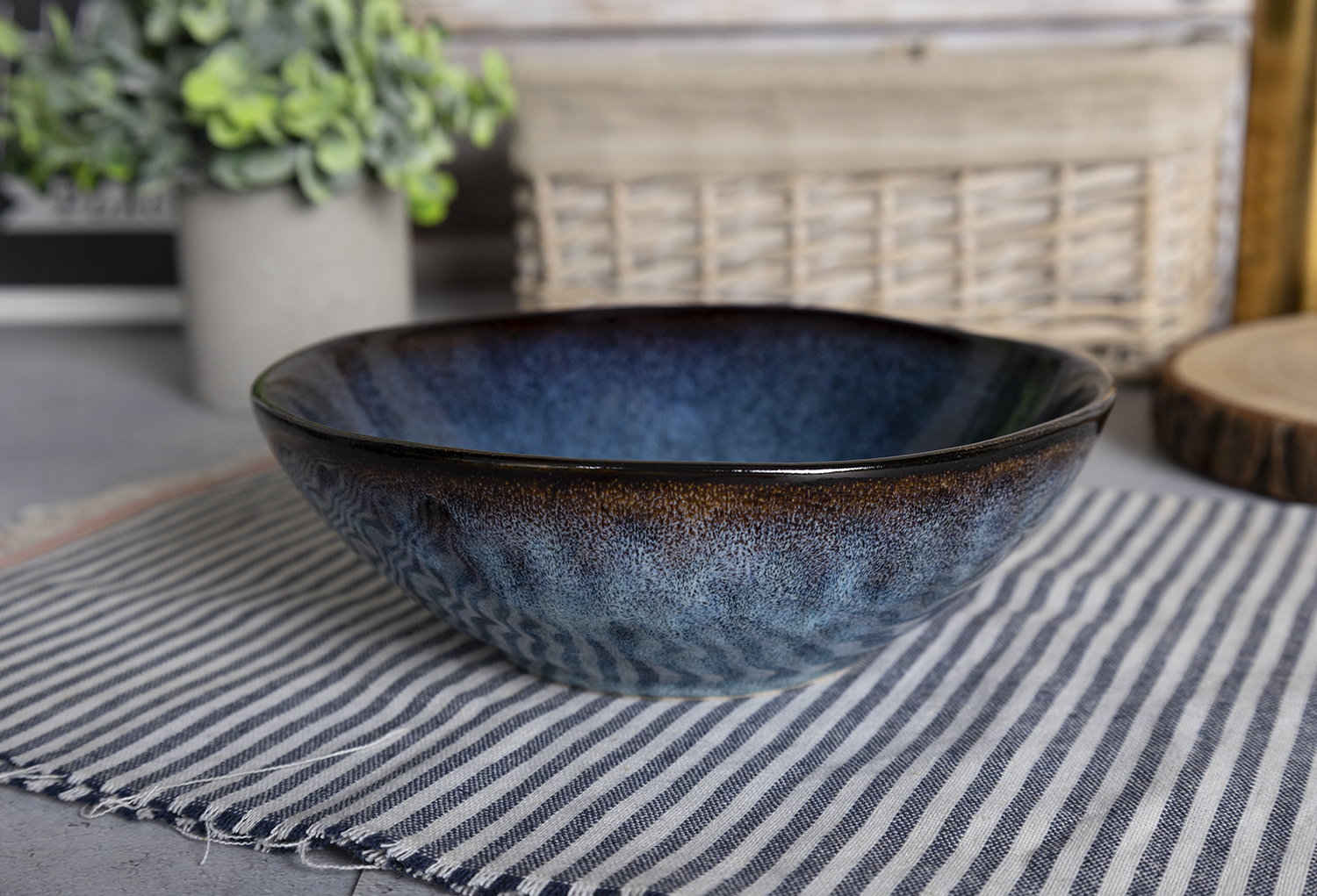 ​CHANGSHA HAPPY GO  Rustic Midnight Blue Speckled Reactive Glazed Stoneware Tea and Dinnerware Set |Dopamine Series Ceramics  |happygodinnerware.com