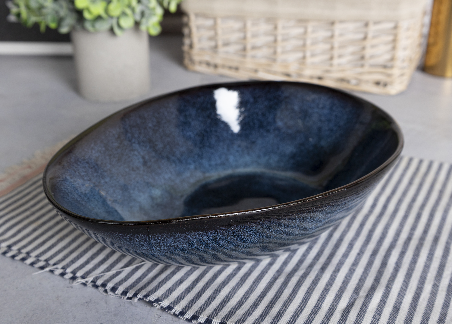 ​CHANGSHA HAPPY GO  Rustic Midnight Blue Speckled Reactive Glazed Stoneware Tea and Dinnerware Set |Dopamine Series Ceramics  |happygodinnerware.com