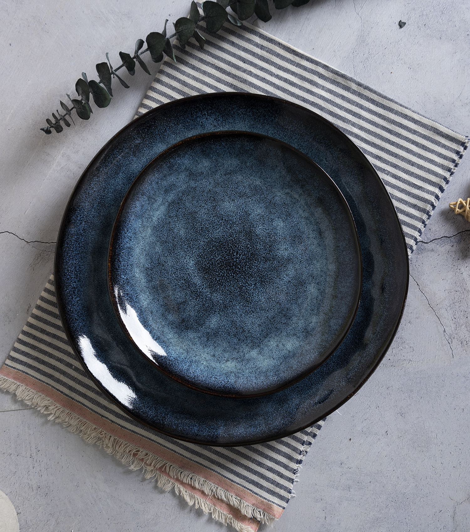 ​CHANGSHA HAPPY GO  Rustic Midnight Blue Speckled Reactive Glazed Stoneware Tea and Dinnerware Set |Dopamine Series Ceramics  |happygodinnerware.com