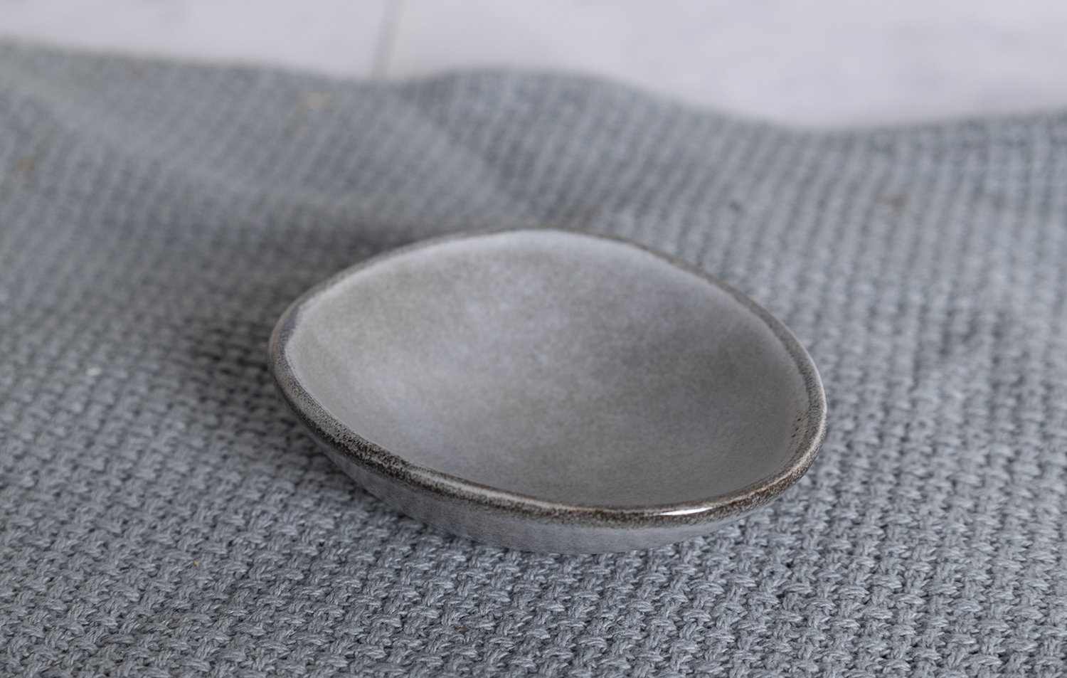 ​CHANGSHA HAPPY GO  Rustic Elegance Matte Grey Stoneware Dinnerware Set with Reactive Glaze Finish |happygodinnerware.com