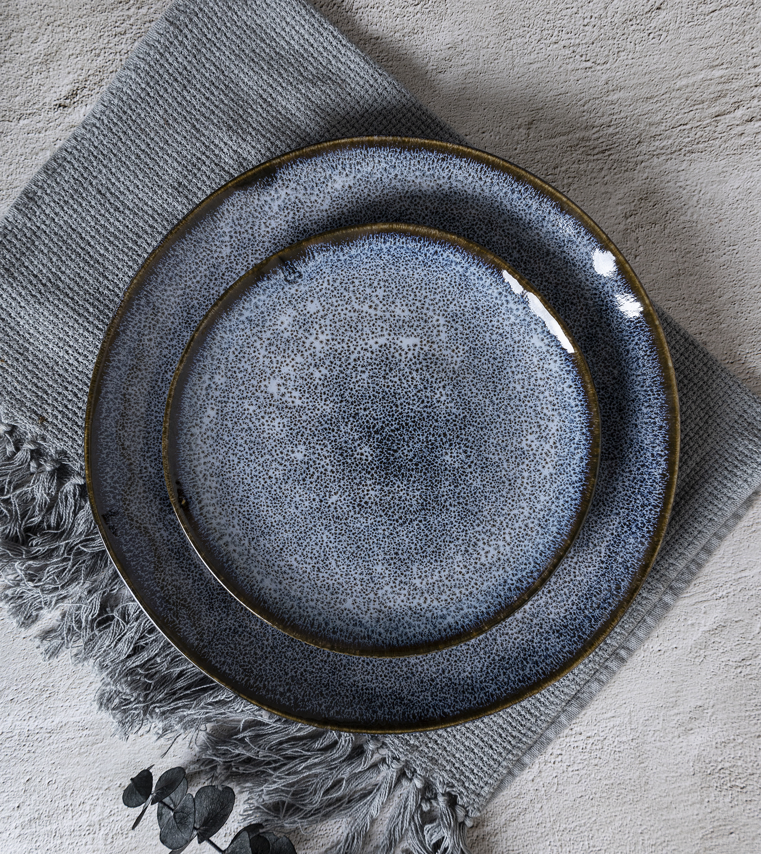 ​CHANGSHA HAPPY GO  Deep Ocean Reactive Glaze Blue Stoneware Tableware Set with Vintage Rim Design |happygodinnerware.com