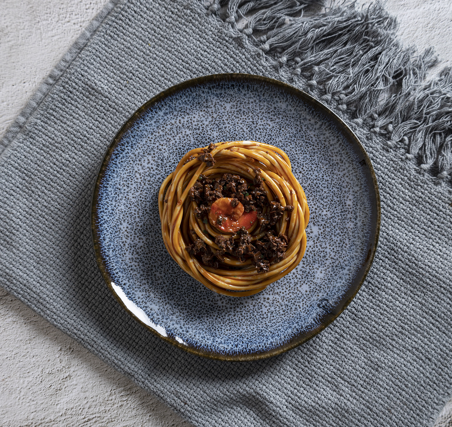 ​CHANGSHA HAPPY GO  Deep Ocean Reactive Glaze Blue Stoneware Tableware Set with Vintage Rim Design |happygodinnerware.com