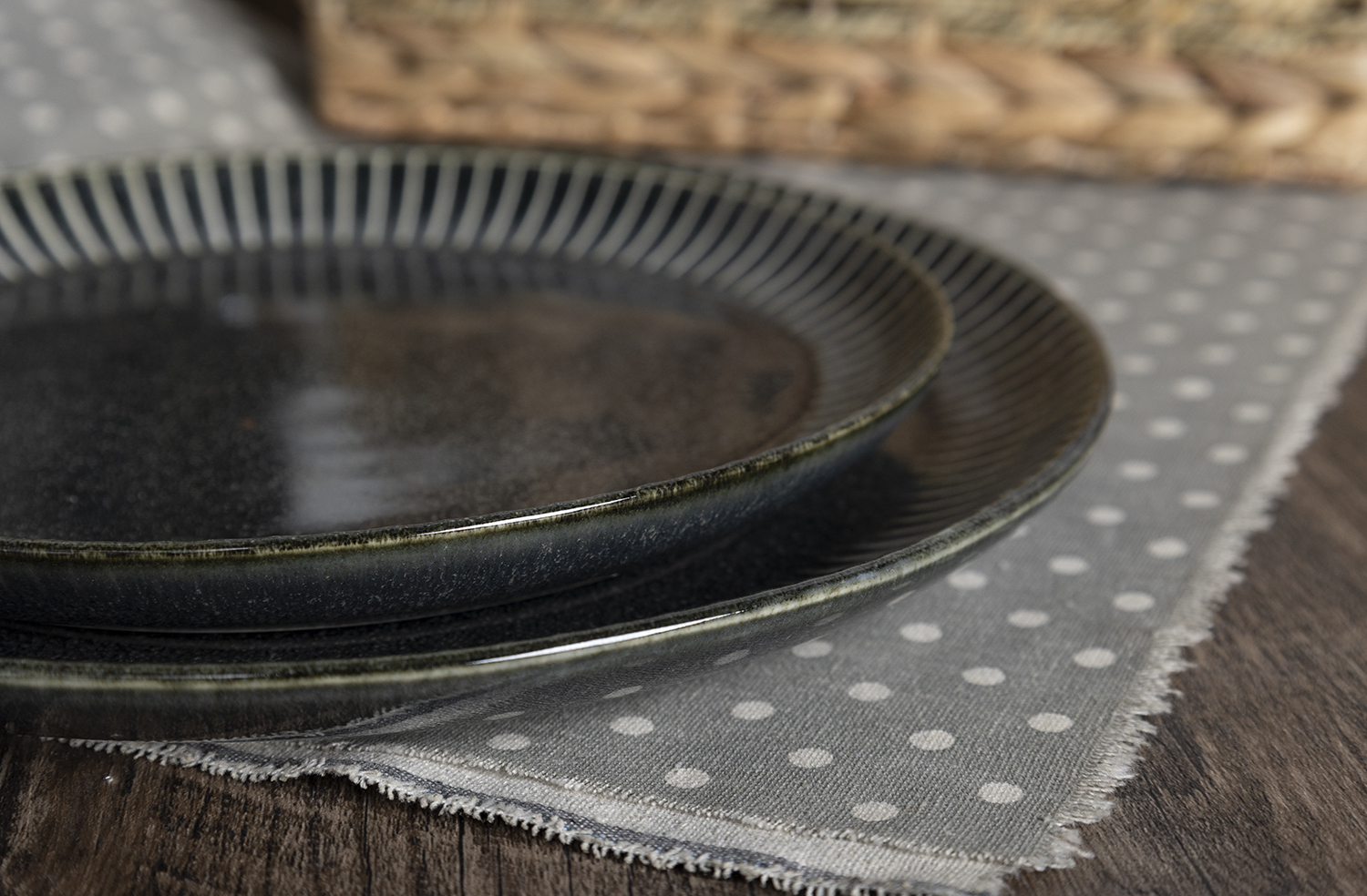 CHANGSHA HAPPY GO Black Rust Textured Stoneware Dinnerware Set | Matte Reactive Glaze with Vertical Embossed Lines | Plates, Bowls & Mugs for Home & Restaurant Use|happygodinnerware.com