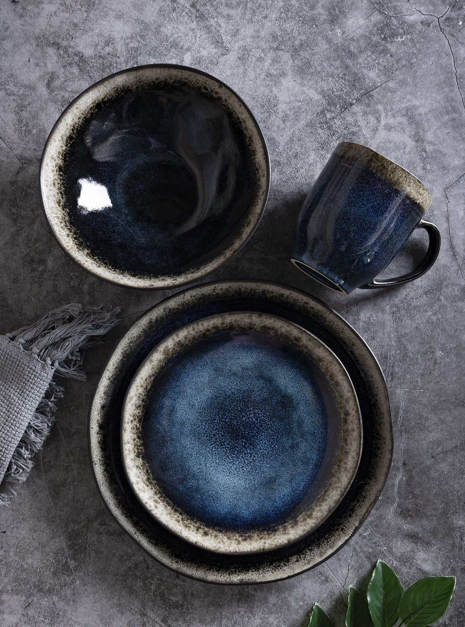 CHANGSHA HAPPY GO Obsidian Blue Reactive Glaze Stoneware Dinnerware Set | Deep Galaxy-Inspired Ceramic Plates, Bowls & Mugs | Fine Dining Tableware Collection|happygodinnerware.com