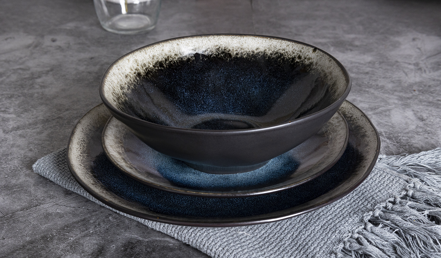 CHANGSHA HAPPY GO Obsidian Blue Reactive Glaze Stoneware Dinnerware Set | Deep Galaxy-Inspired Ceramic Plates, Bowls & Mugs | Fine Dining Tableware Collection|happygodinnerware.com