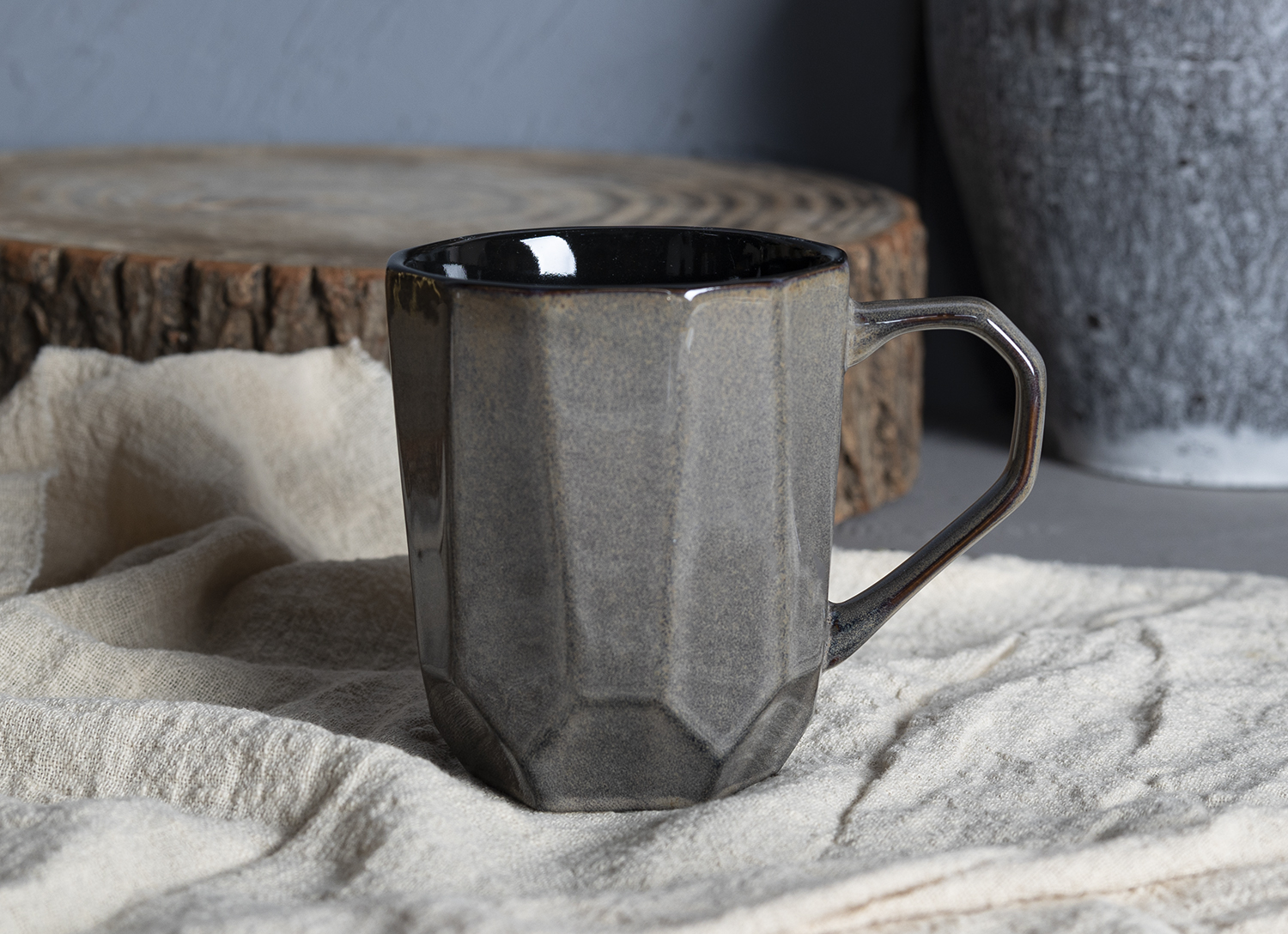 CHANGSHA HAPPY GO Modern Geometric Faceted Ceramic Mug Set with Reactive Glaze and Diamond-Cut Design |happygodinnerware.com