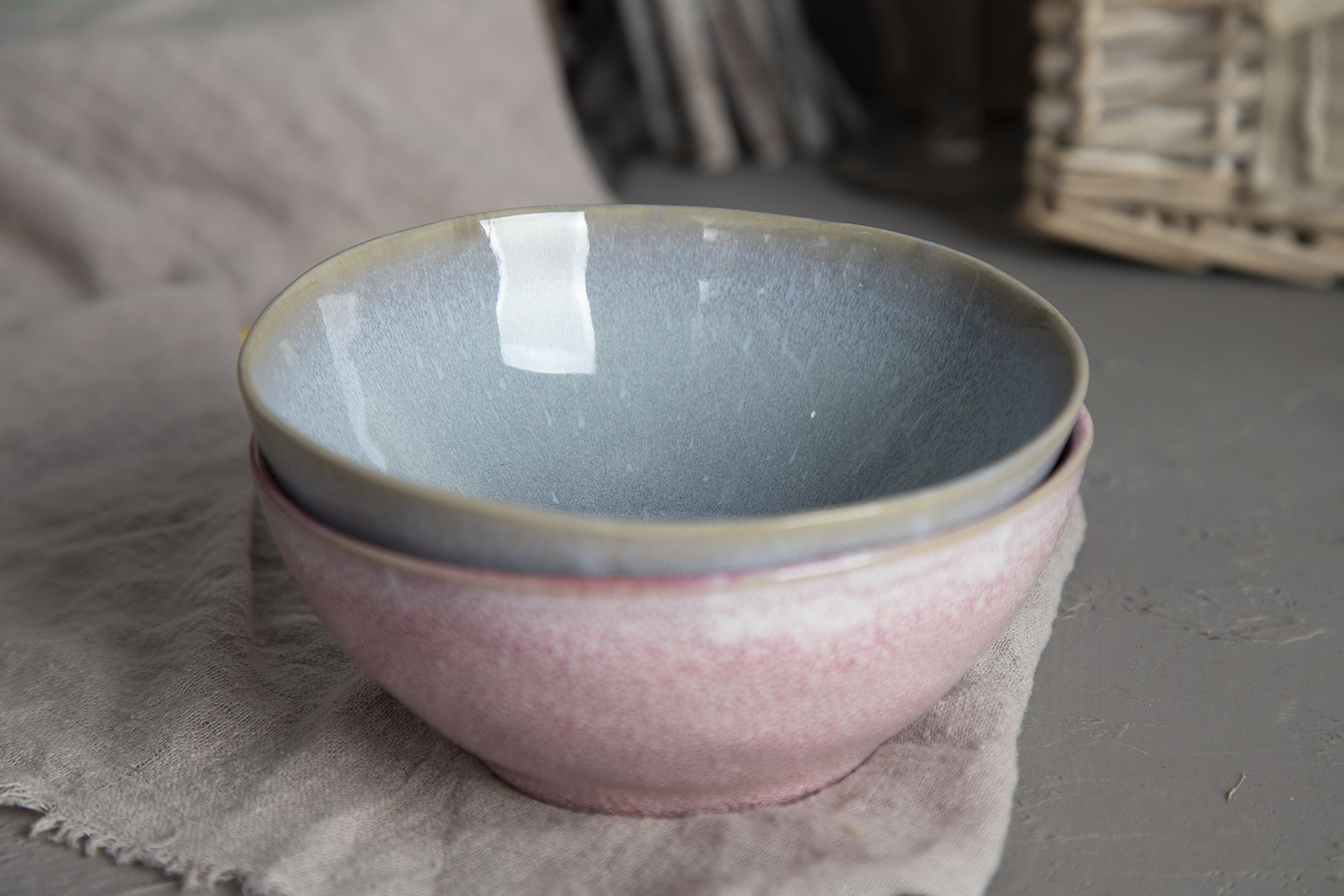 CHANGSHA HAPPY GO Irregular Shape Reactive Glaze Stoneware with Embossed Design |happygodinnerware.com
