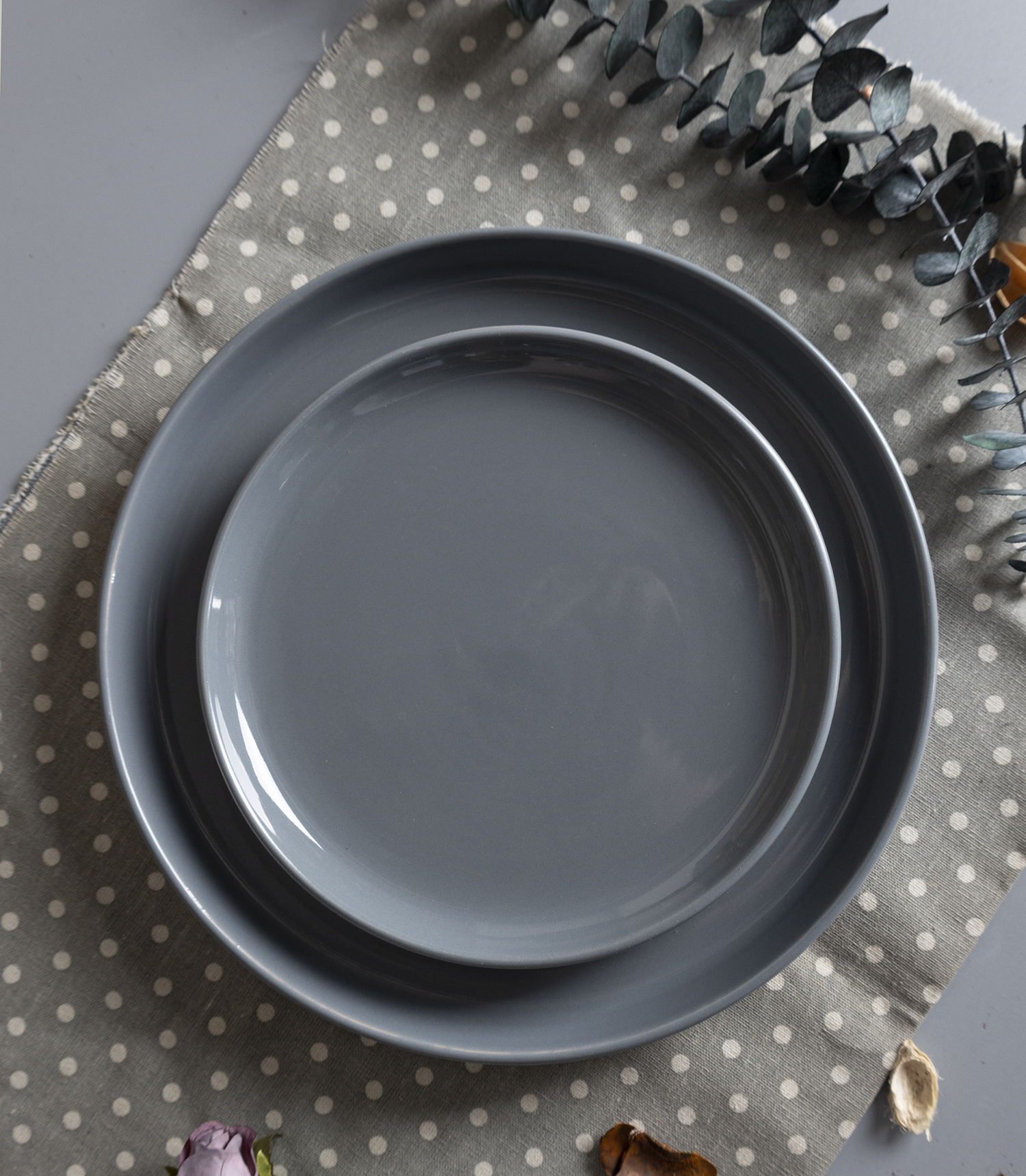 CHANGSHA HAPPY GO  Modern Matte Color Glazed Stoneware Dinnerware Set in Nordic Green and Grey Tones |happygodinnerware.com