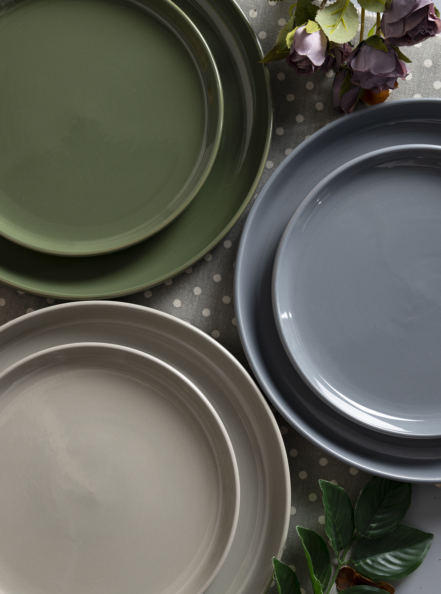 CHANGSHA HAPPY GO  Modern Matte Color Glazed Stoneware Dinnerware Set in Nordic Green and Grey Tones |happygodinnerware.com