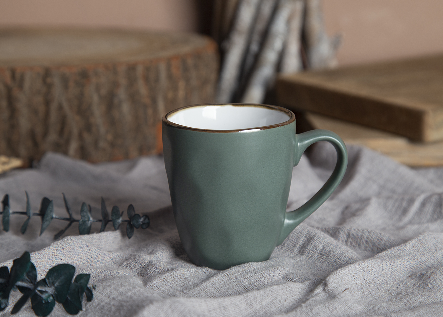 CHANGSHA HAPPY GO Ceramic Mugs with Colored Glaze and Embossed Design, Stoneware | happygodinnerware.com
