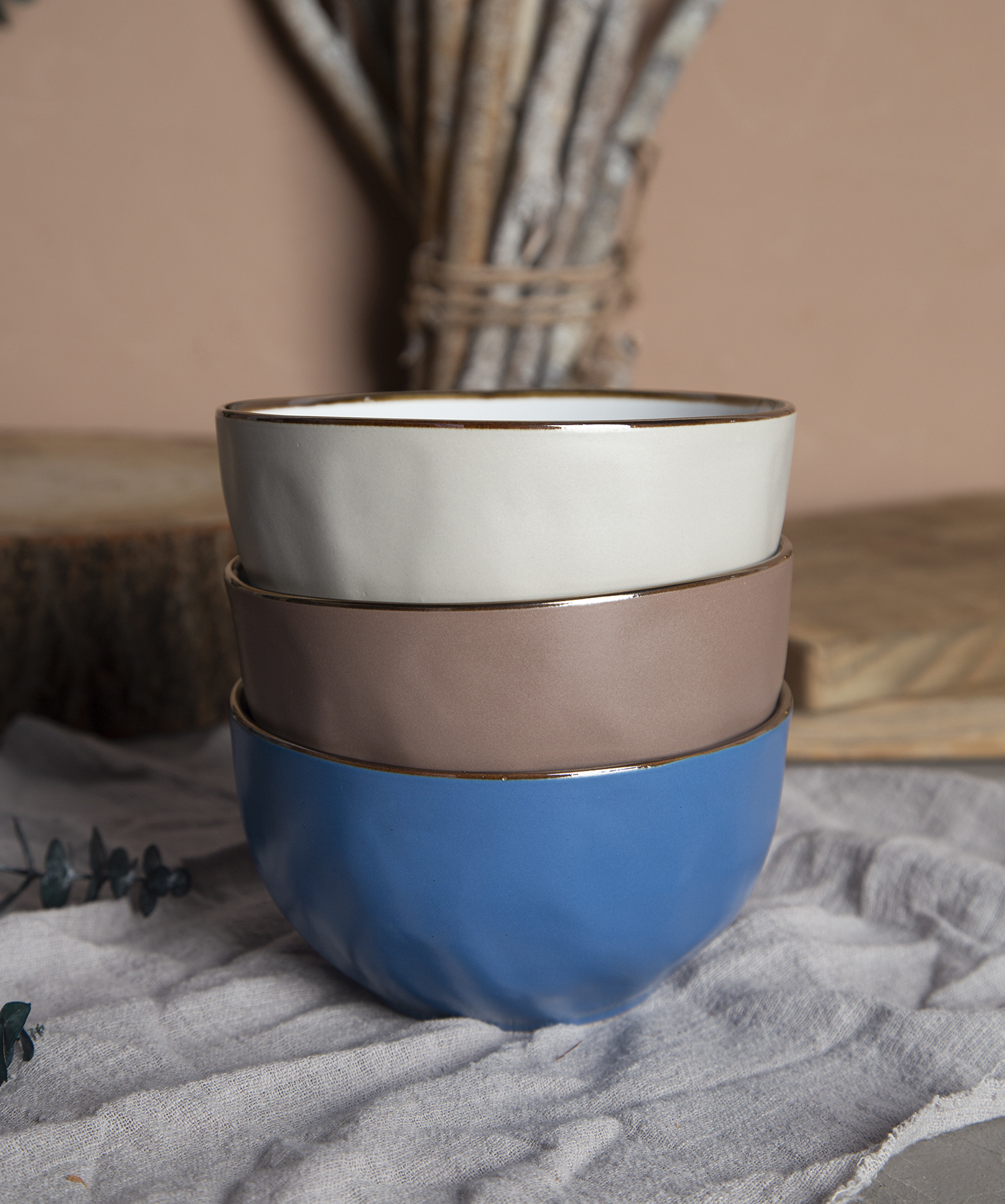 CHANGSHA HAPPY GO Ceramic Mugs with Colored Glaze and Embossed Design, Stoneware | happygodinnerware.com