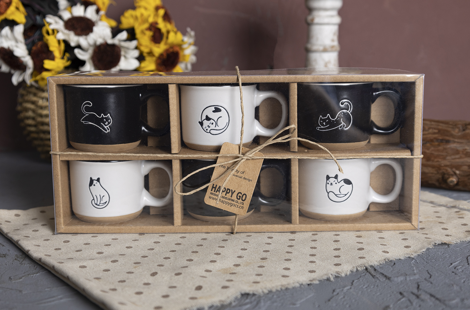 ​CHANGSHA HAPPY GO  Monochrome Cat Illustration Stoneware Mug and Bowl Set with Natural Matte Clay Base and Contrast Glaze  |happygodinnerware.com