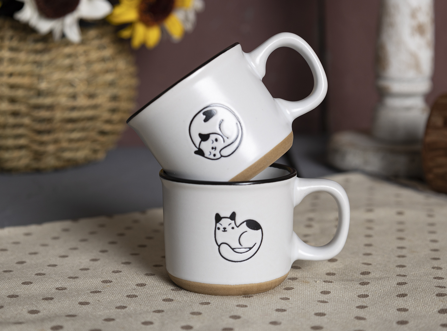 ​CHANGSHA HAPPY GO  Monochrome Cat Illustration Stoneware Mug and Bowl Set with Natural Matte Clay Base and Contrast Glaze  |happygodinnerware.com