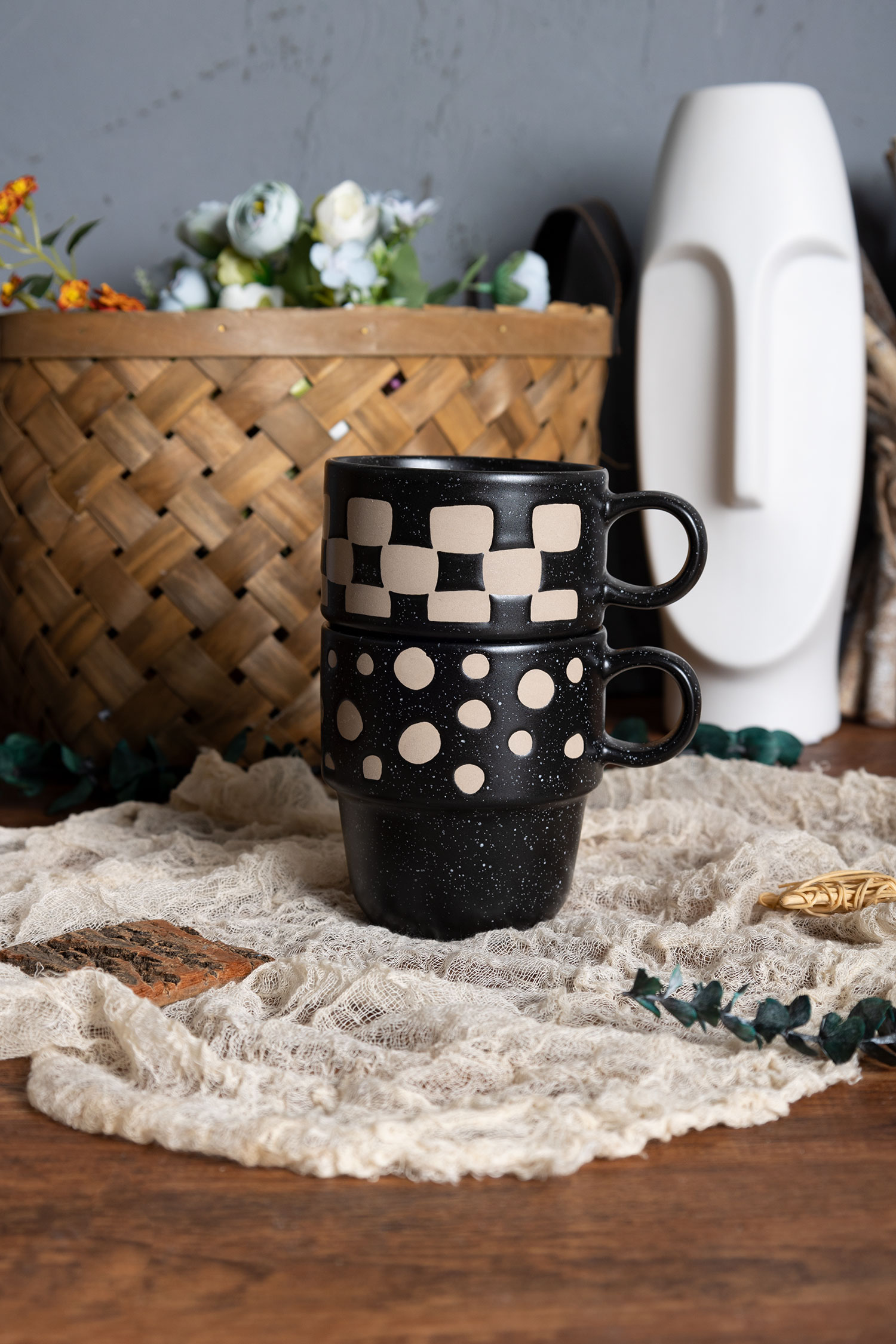​CHANGSHA HAPPY GO  Black Speckled Stoneware Coffee Cups with Bold Beige Geometric Screen Prints – 86E-023-a Series  |happygodinnerware.com