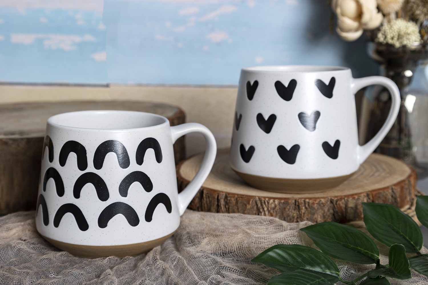 ​CHANGSHA HAPPY GO Modern Contrast Stoneware Mugs with Bold Black Silkscreen Patterns and Raw Clay Base – Model 86E-026 |happygodinnerware.com