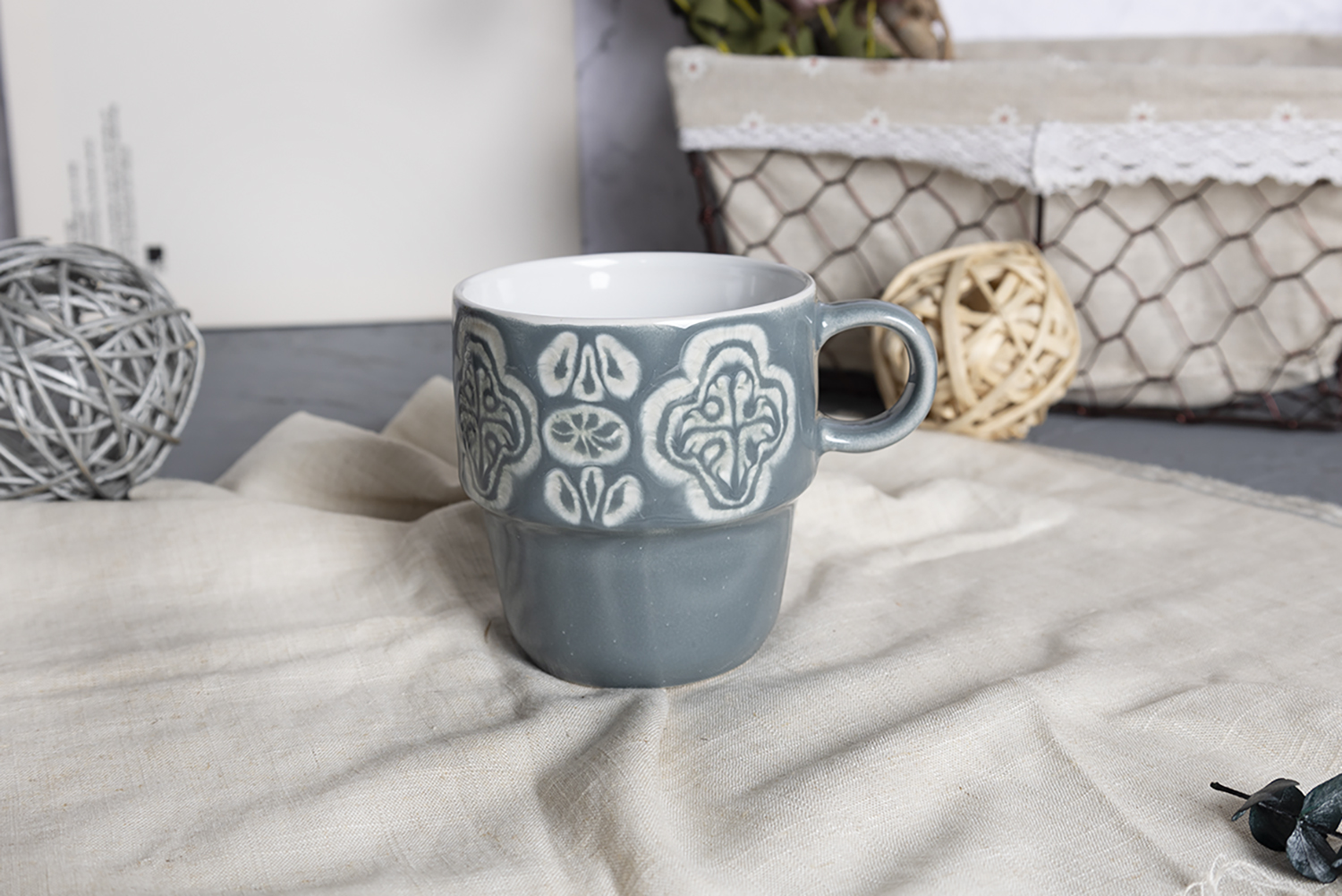 CHANGSHA HAPPY GO  Vintage-Inspired Embossed Stoneware Mug Set with Blue and Mocha Reactive Glaze – Artisan Textures and Classic Floral Relief Design for Elegant Everyday Use|happygodinnerware.com