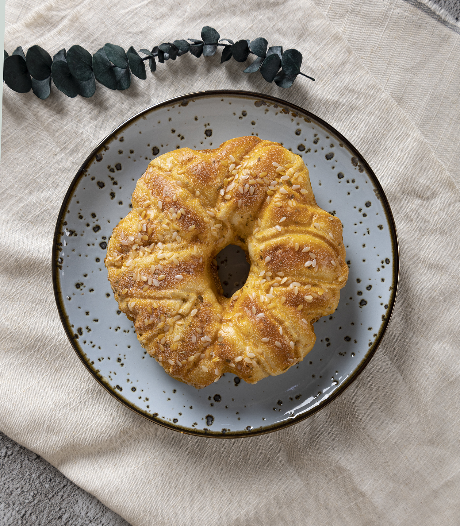 ​CHANGSHA HAPPY GO  Speckled Blue Reactive Glaze Dinnerware Set – Stoneware Plates and Bowls in Retro Style |Dopamine Series Ceramics  |happygodinnerware.com