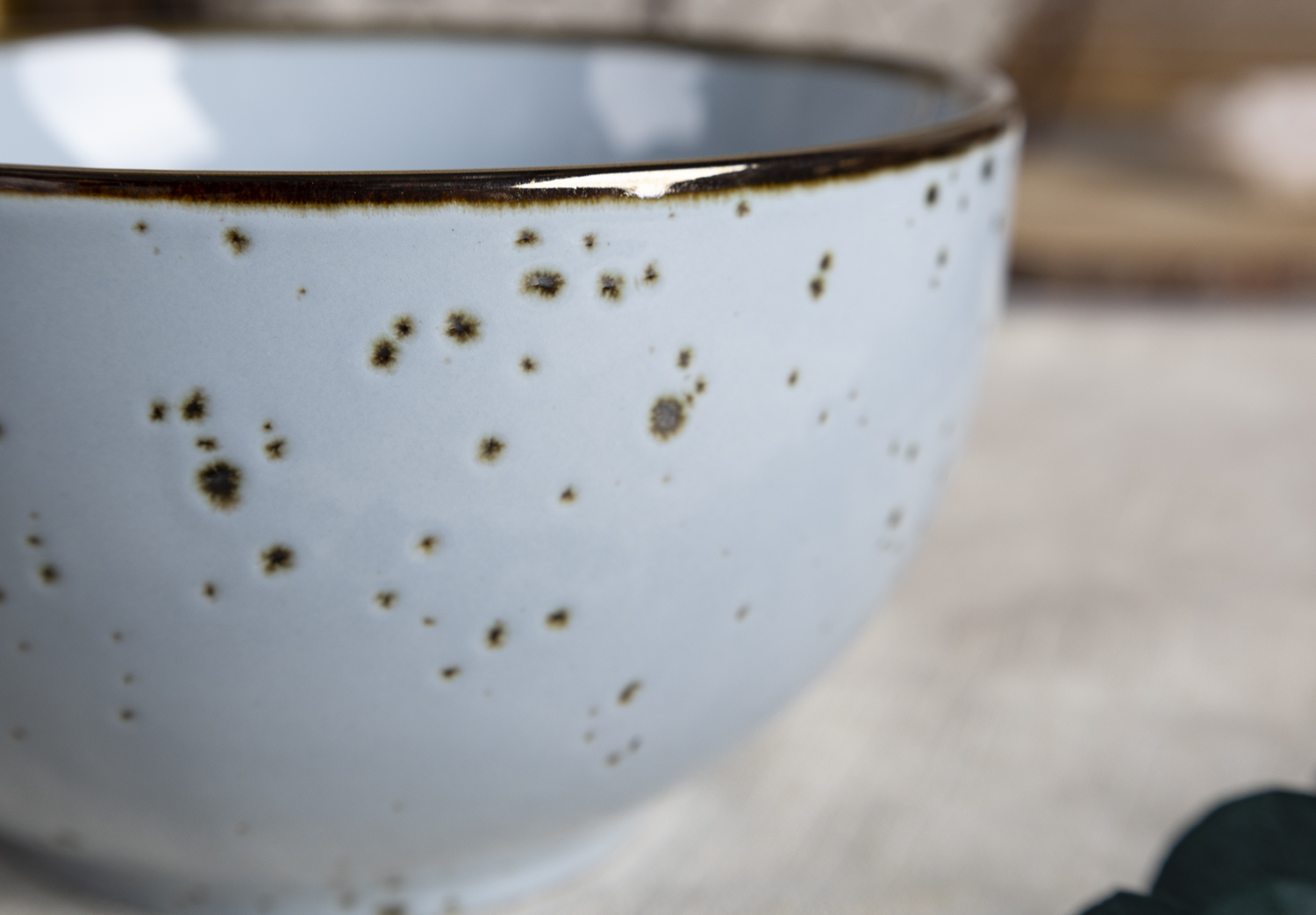 ​CHANGSHA HAPPY GO  Speckled Blue Reactive Glaze Dinnerware Set – Stoneware Plates and Bowls in Retro Style |Dopamine Series Ceramics  |happygodinnerware.com
