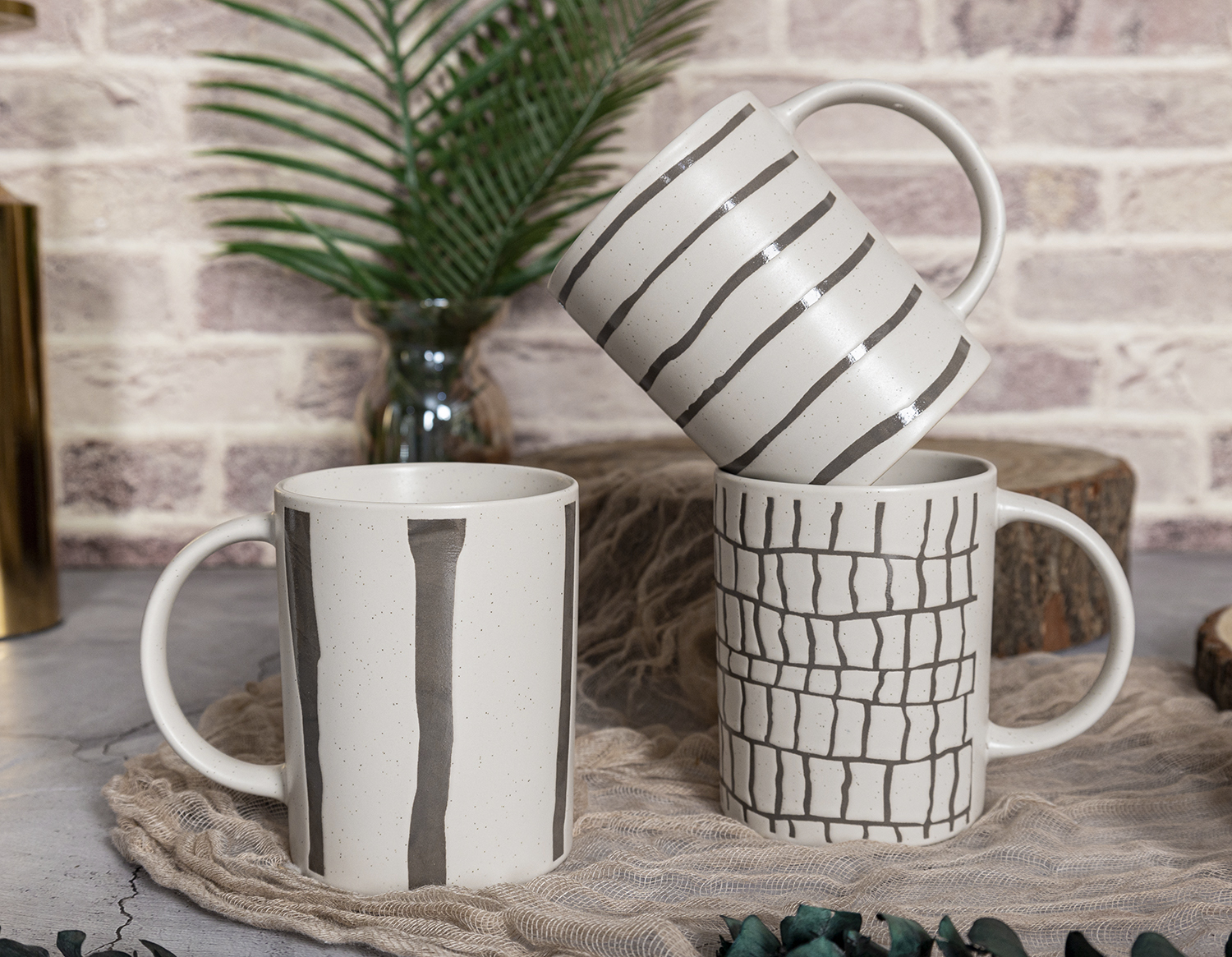 ​CHANGSHA HAPPY GO  Monochrome Linear Print Stoneware Mug Set with Soft White Matte Glaze |happygodinnerware.com
