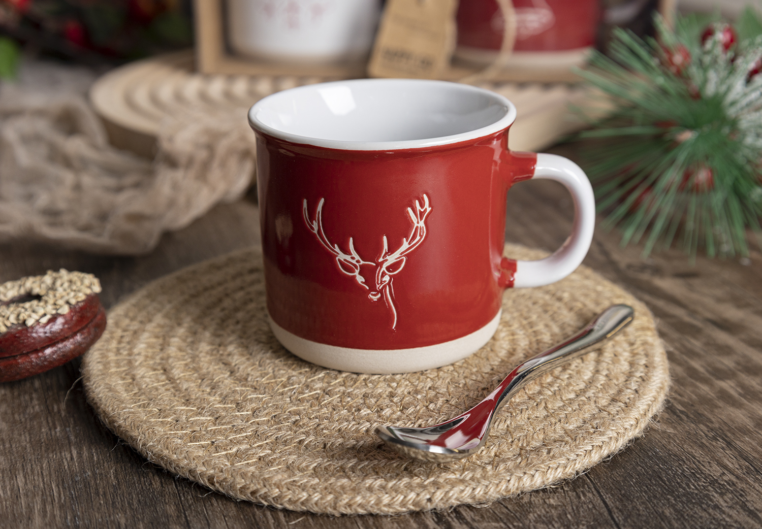 CHANGSHA HAPPY GO  Holiday Red Stoneware Mug and Bowl Set – Christmas Silkscreen Designs for Festive Use |Dopamine Series Ceramics  |happygodinnerware.com