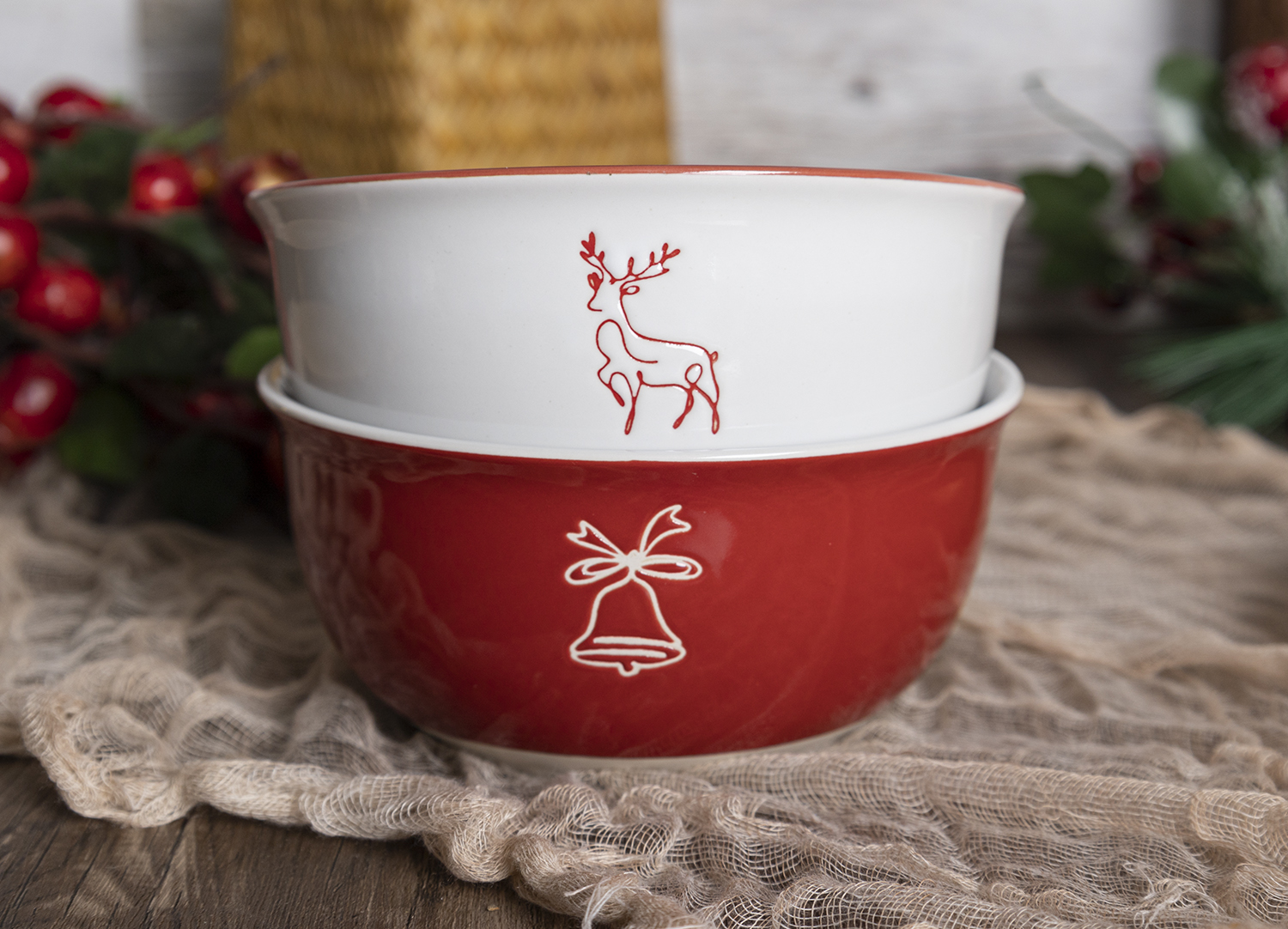 CHANGSHA HAPPY GO  Holiday Red Stoneware Mug and Bowl Set – Christmas Silkscreen Designs for Festive Use |Dopamine Series Ceramics  |happygodinnerware.com