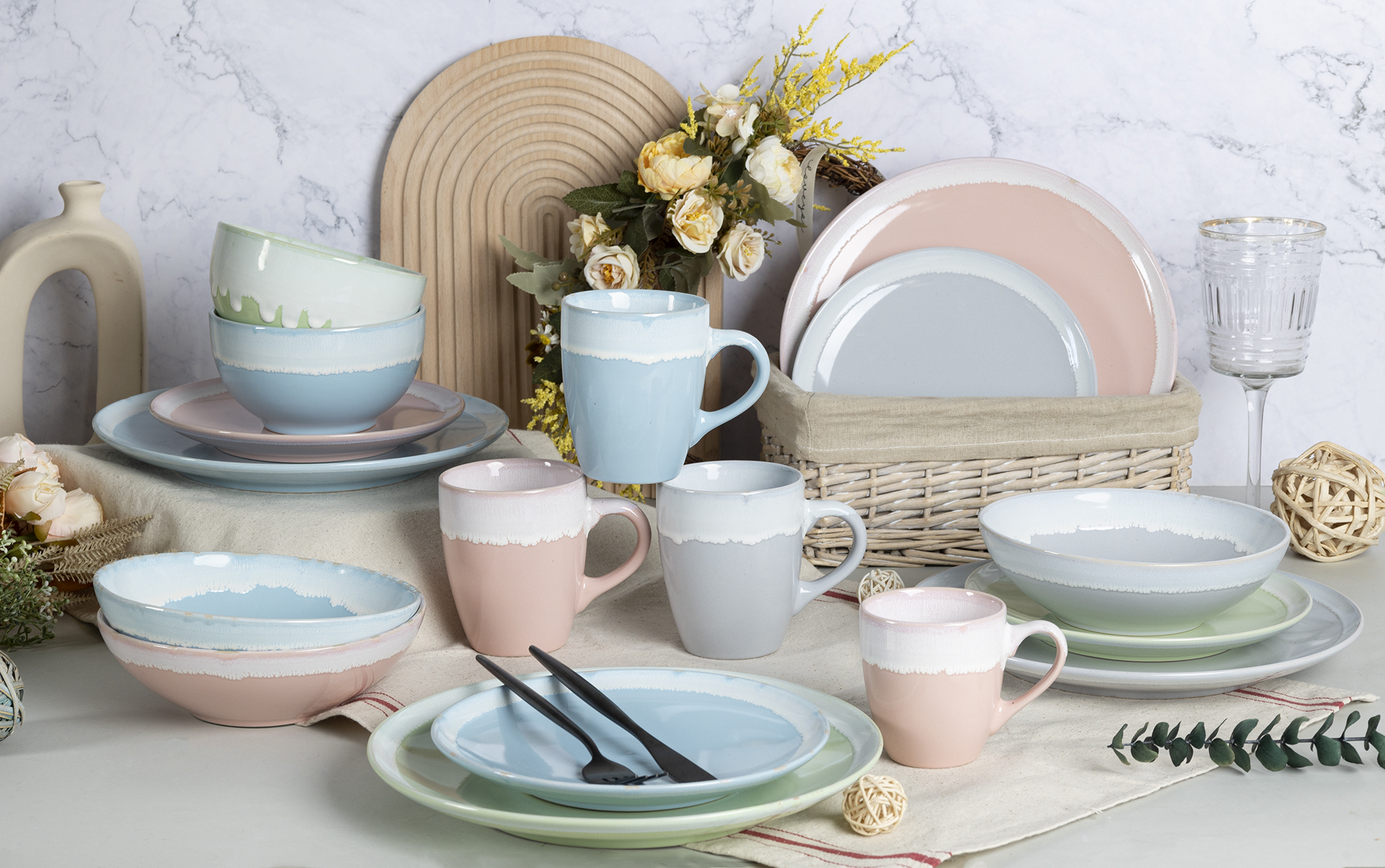 CHANGSHA HAPPY GO  Pastel Macaron Tone Stoneware Dinnerware Set with White Dripping Reactive Glaze – Elegant Soft Color Palette for Contemporary Table Settings|happygodinnerware.com